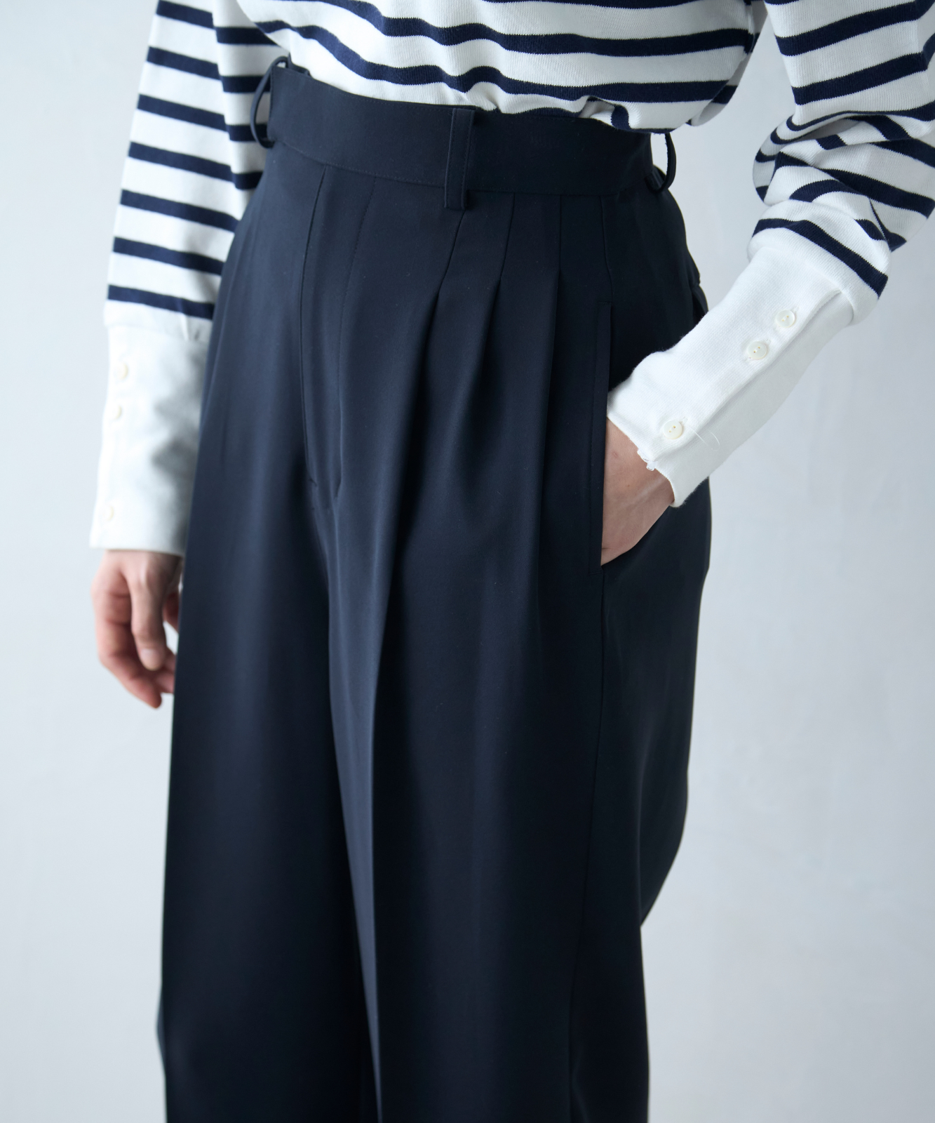≪通常販売≫toro tuck slacks(トロタックスラックス)- ネイビー -