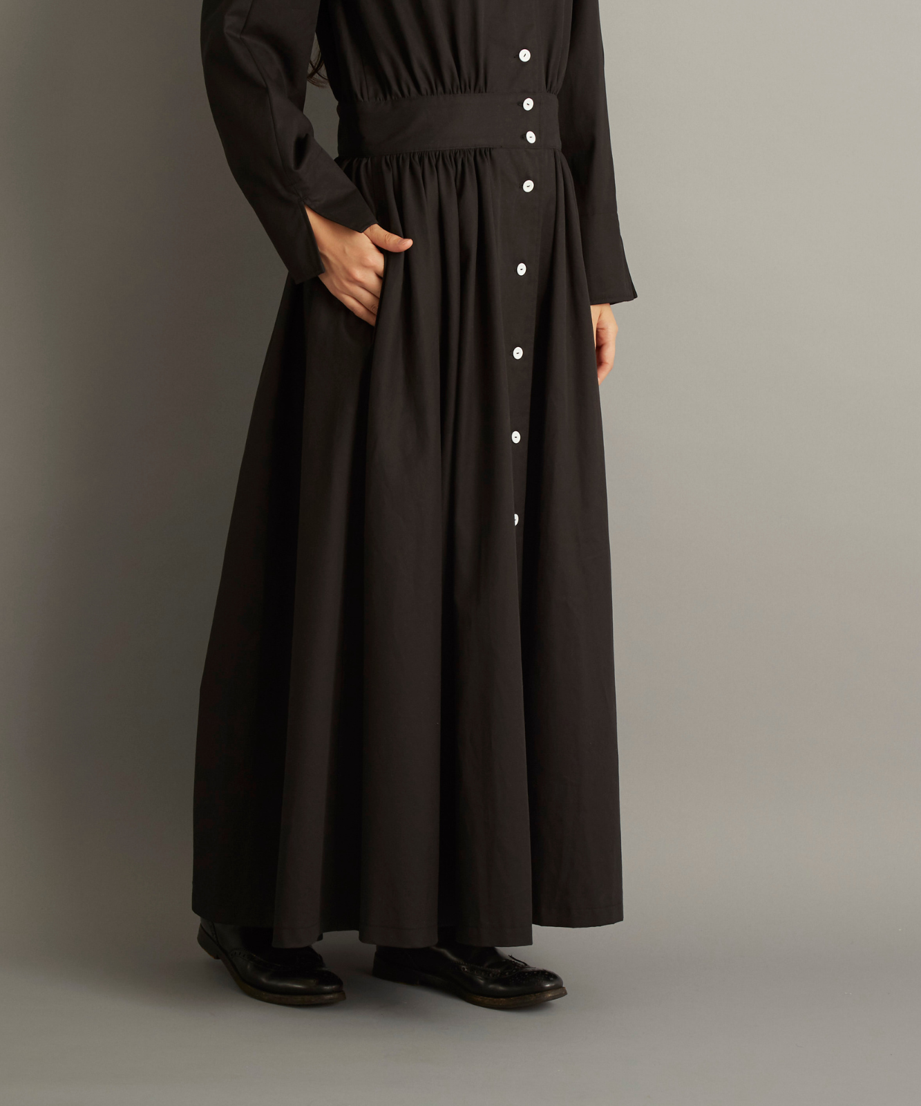 ≪在庫販売≫【THE DRESS #04】V-neck button one piece (Vネックボタンワンピース)