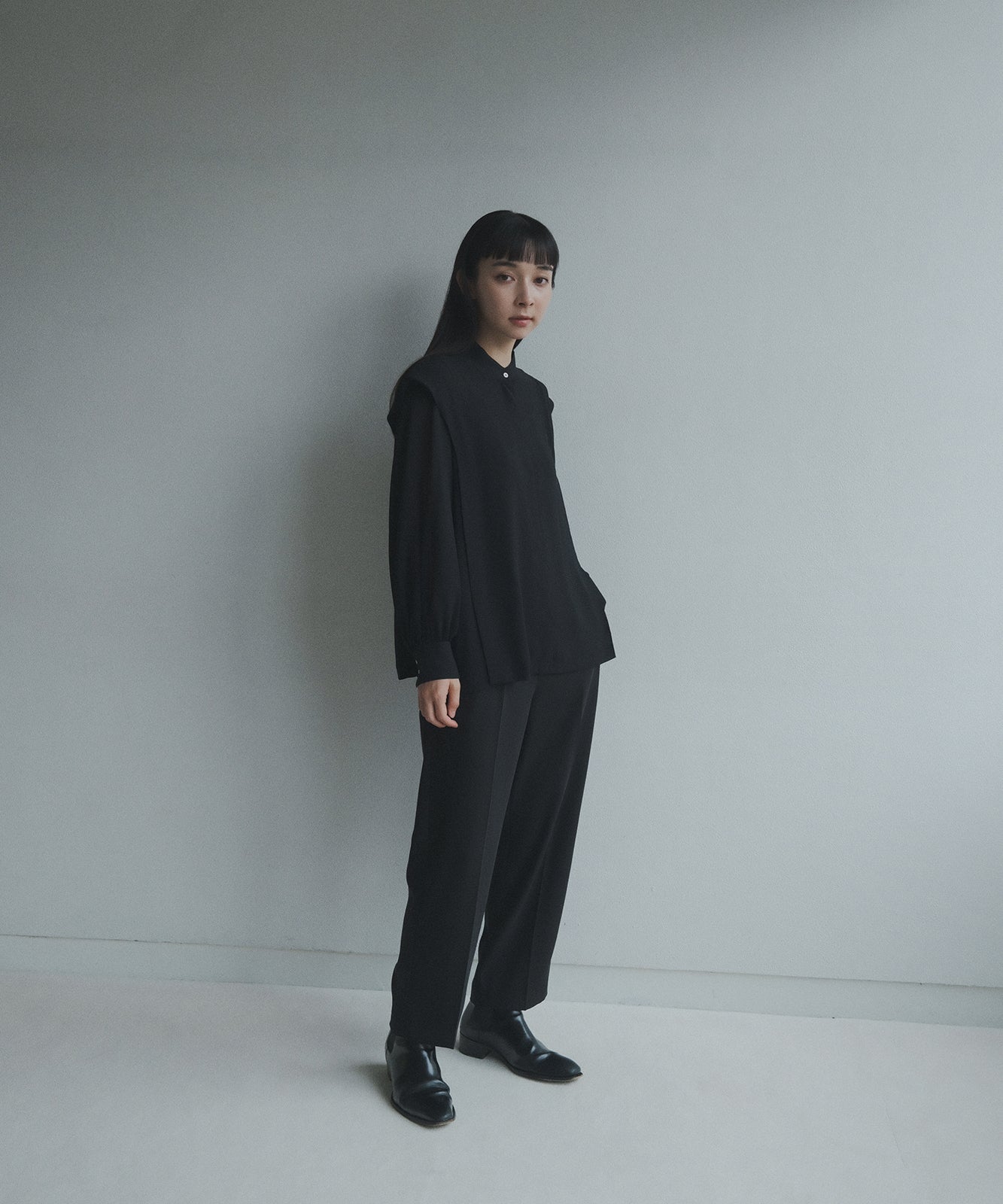 ≪予約販売≫sheer stand collar blouse(シアースタンドカラーブラウス)≪2023年7月14日13:00販売開始≫≪2023年9月下旬発送予定≫