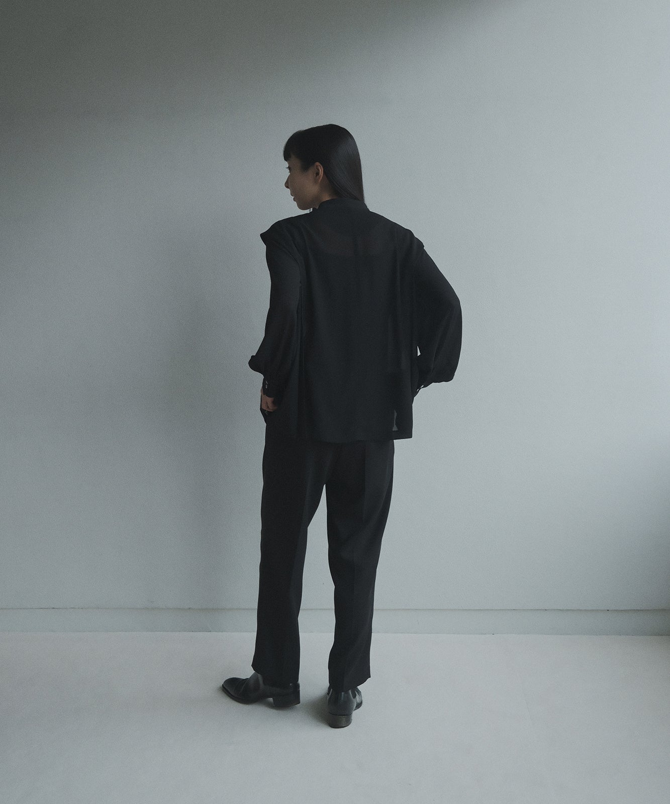 ≪予約販売≫sheer stand collar blouse(シアースタンドカラーブラウス)≪2023年7月14日13:00販売開始≫≪2023年9月下旬発送予定≫
