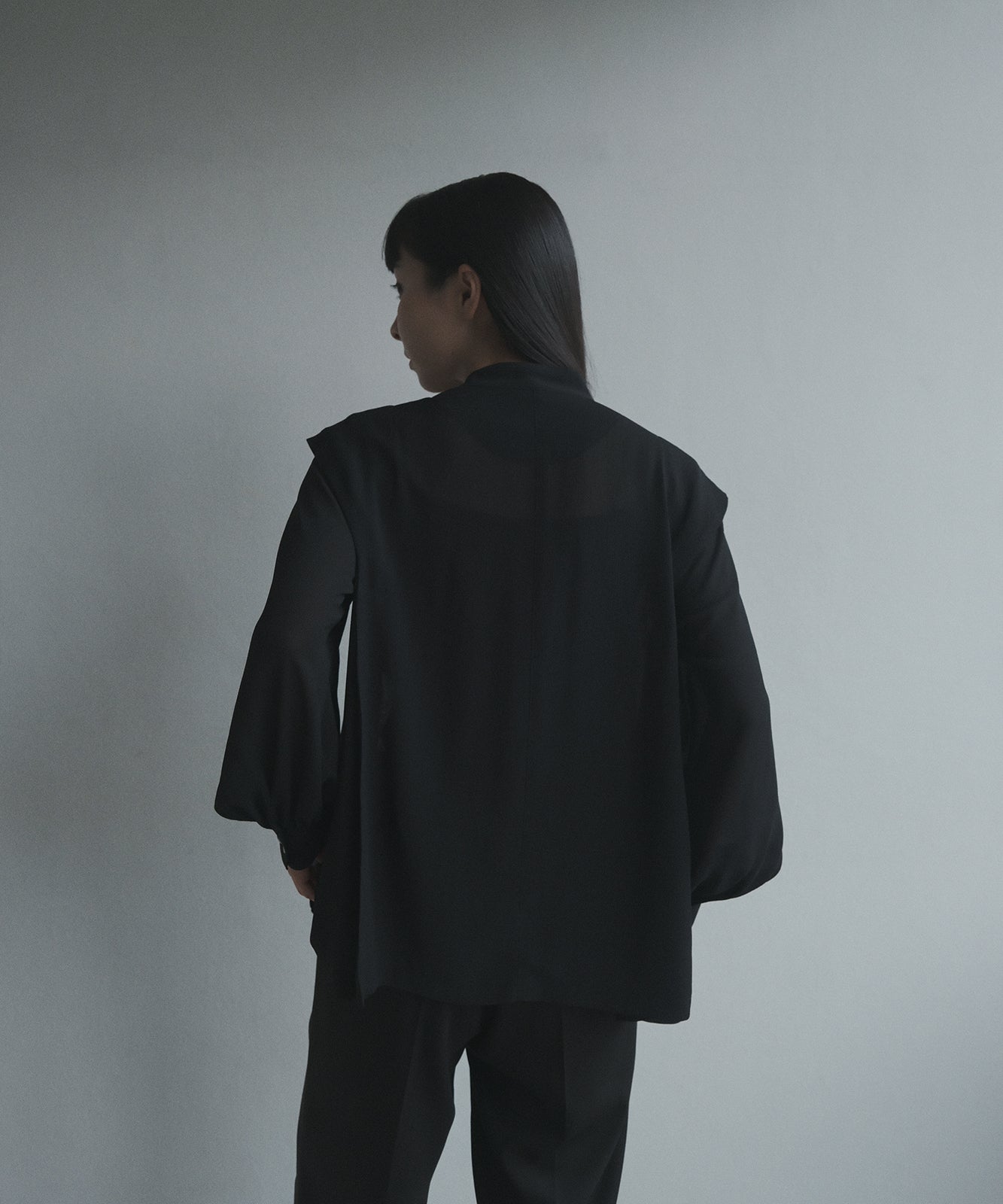 ≪予約販売≫sheer stand collar blouse(シアースタンドカラーブラウス)≪2023年7月14日13:00販売開始≫≪2023年9月下旬発送予定≫