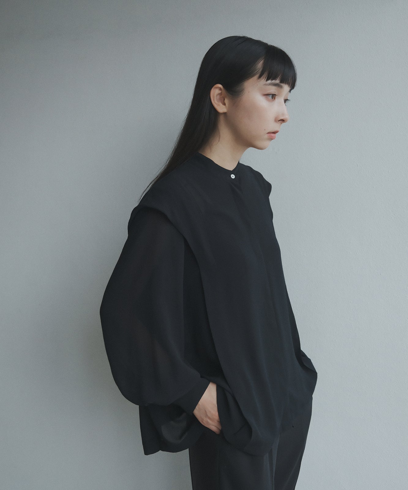 ≪予約販売≫sheer stand collar blouse(シアースタンドカラーブラウス)≪2023年7月14日13:00販売開始≫≪2023年9月下旬発送予定≫