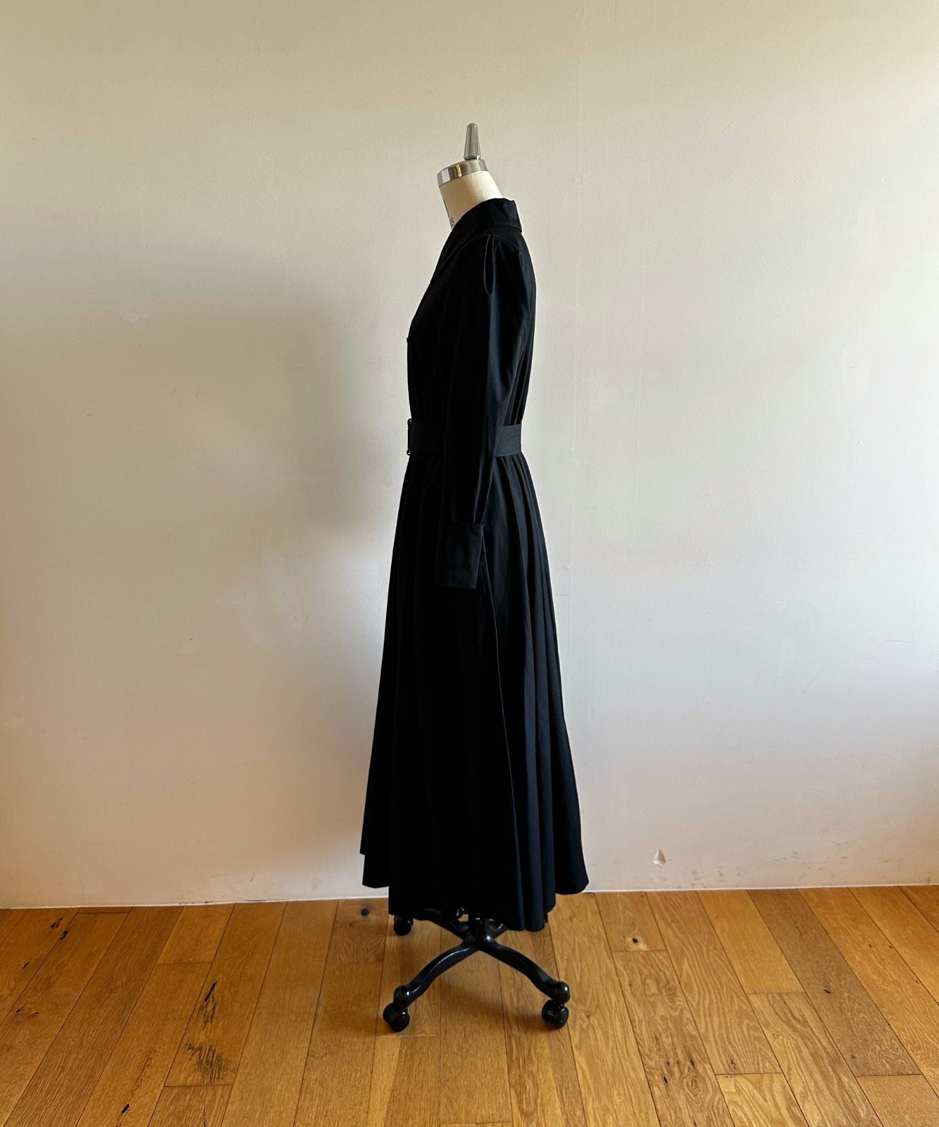 ≪在庫販売≫【THE DRESS #18】big collar black button dress（ビッグカラーブラックボタンドレス）