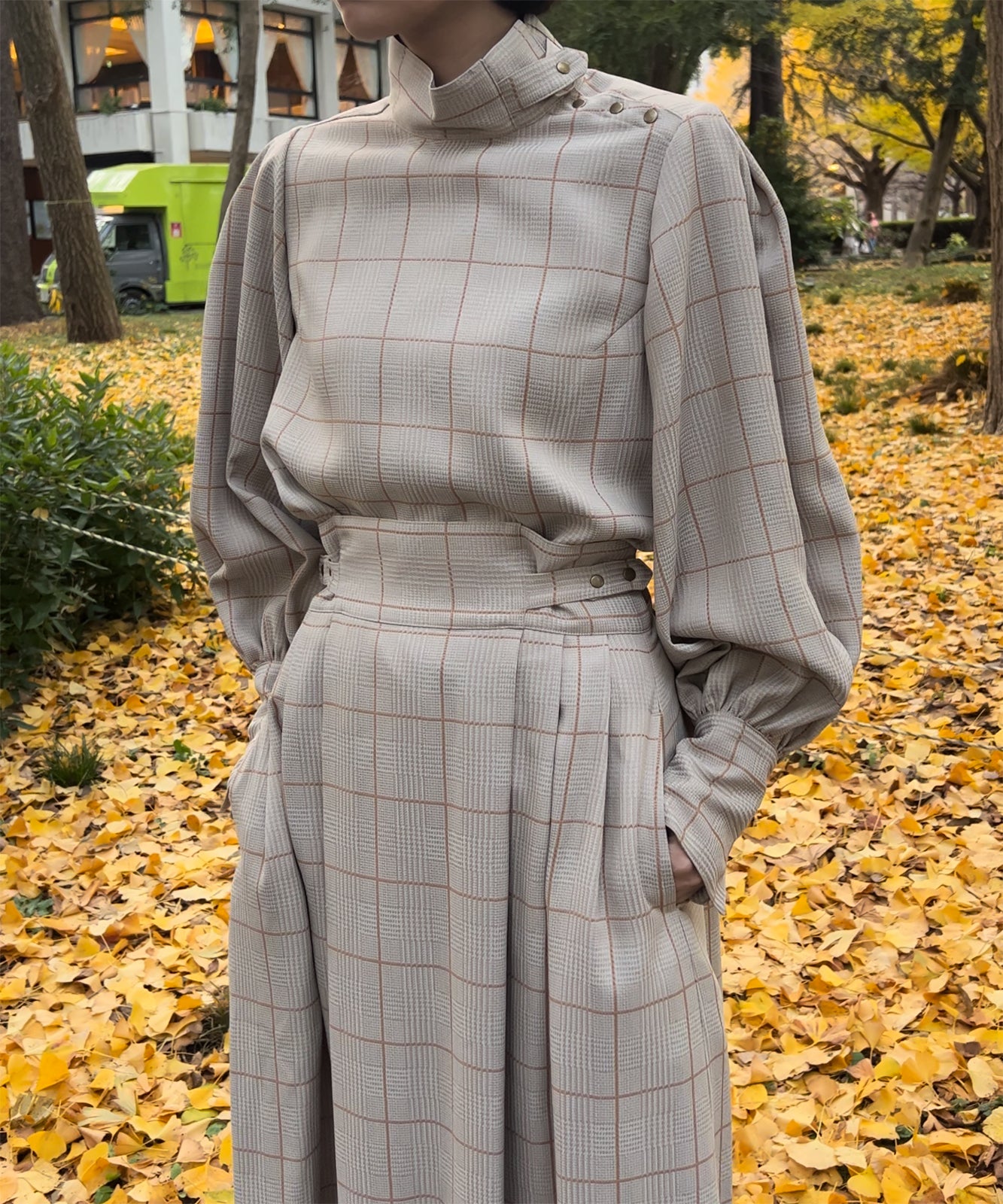 ≪在庫販売≫the holiday blouse(”平日”edition)