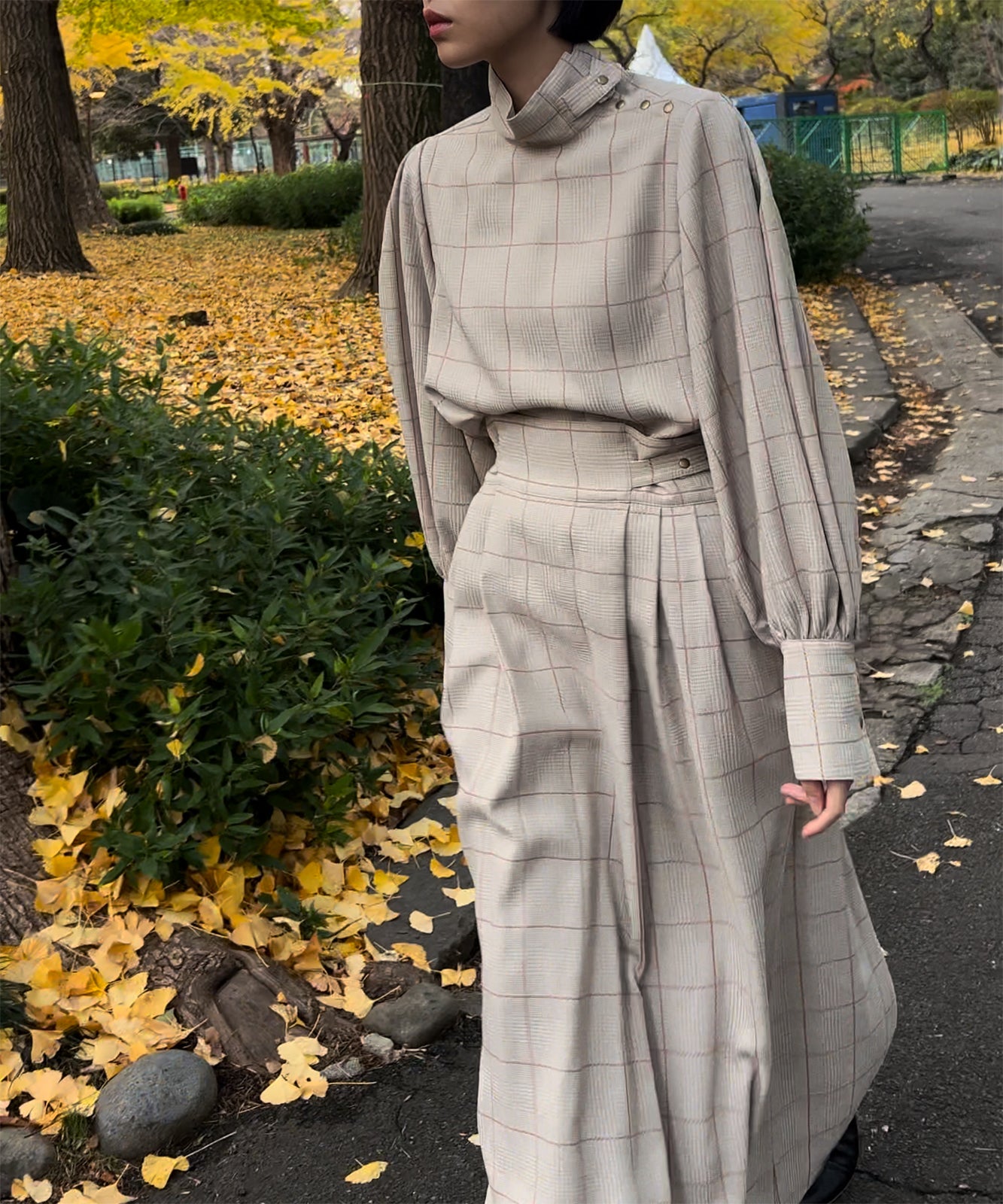 ≪在庫販売≫the holiday blouse(”平日”edition)