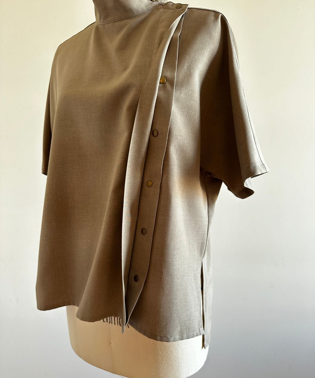 ≪通常販売≫high neck primitive flap blouse(ハイネックプリミティブフラップブラウス)