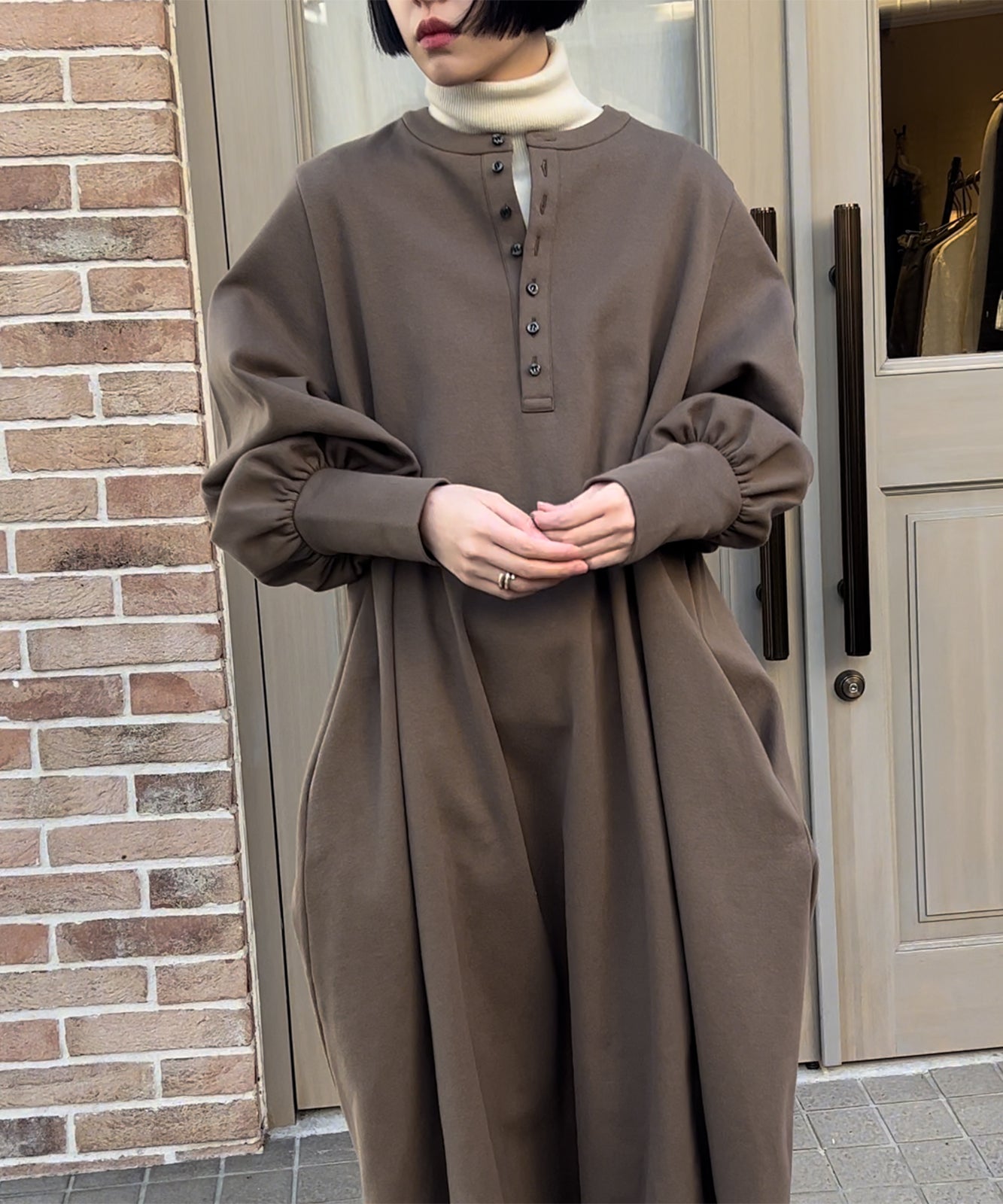 ≪予約販売≫henley neck volume sleeve one piece(ヘンリーネックボリュームスリーブワンピース)- カーキ -≪2023年7月24日21:00販売開始≫≪2023年9月上旬発送予定≫