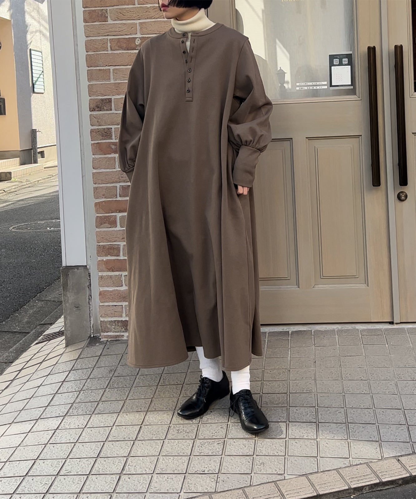 ≪予約販売≫henley neck volume sleeve one piece(ヘンリーネックボリュームスリーブワンピース)- カーキ -≪2023年7月24日21:00販売開始≫≪2023年9月上旬発送予定≫