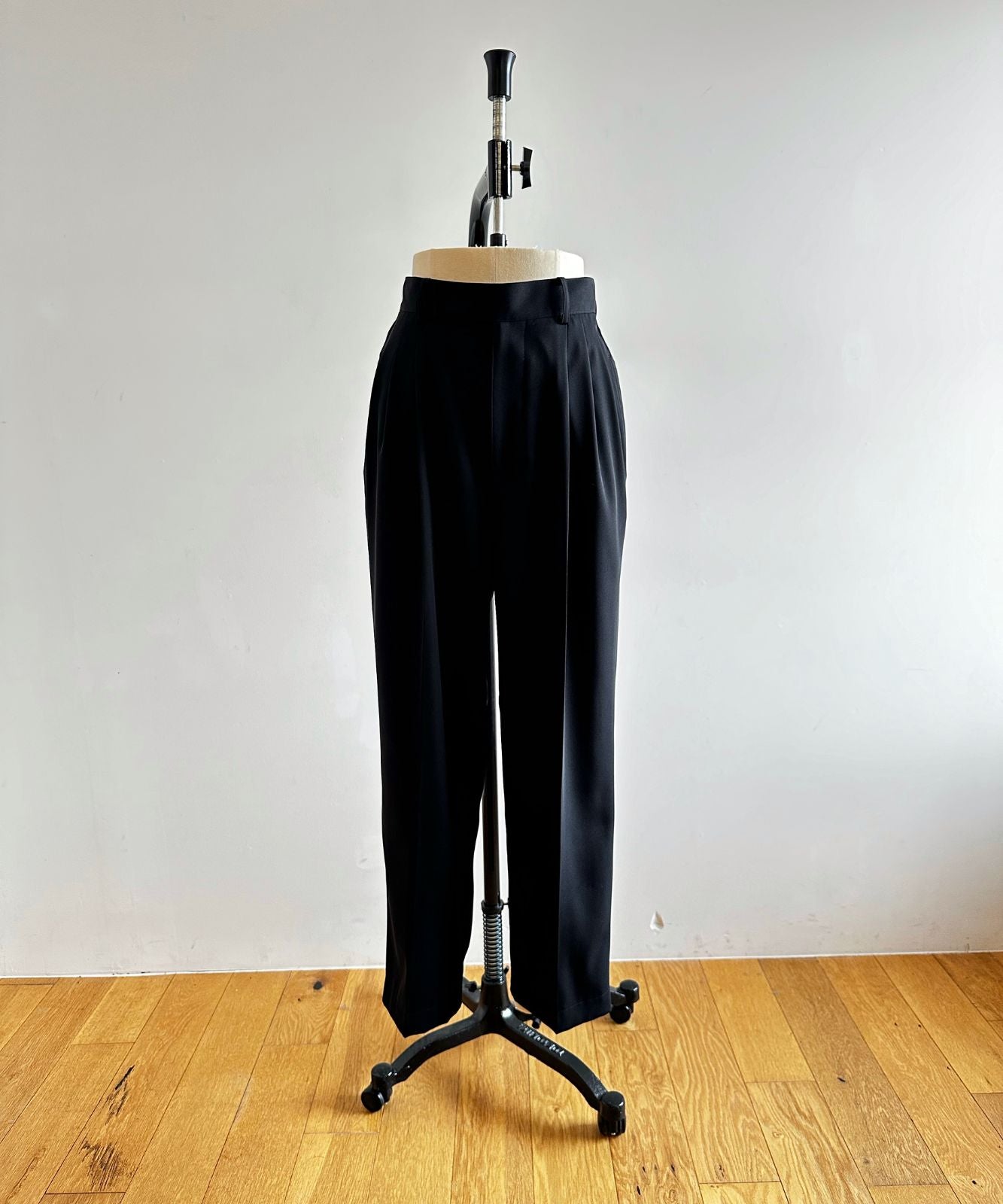 ≪在庫販売≫toro tuck slacks（トロタックスラックス）- ブラック -