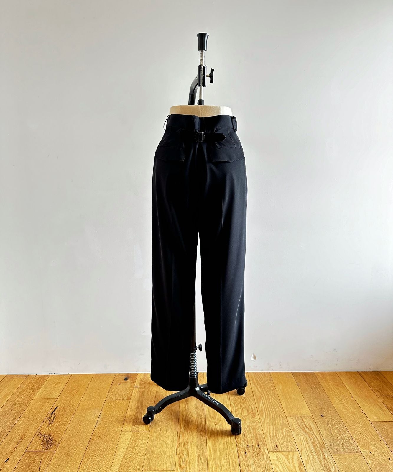 ≪在庫販売≫toro tuck slacks（トロタックスラックス）- ブラック -