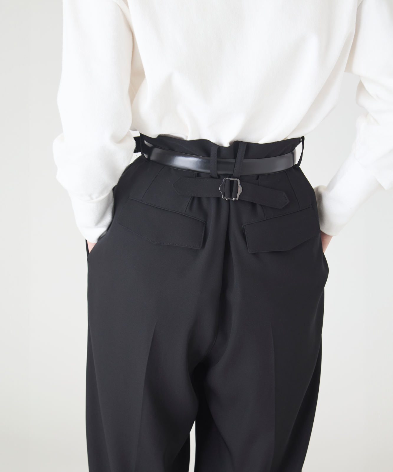 ≪在庫販売≫toro tuck slacks（トロタックスラックス）- ブラック -