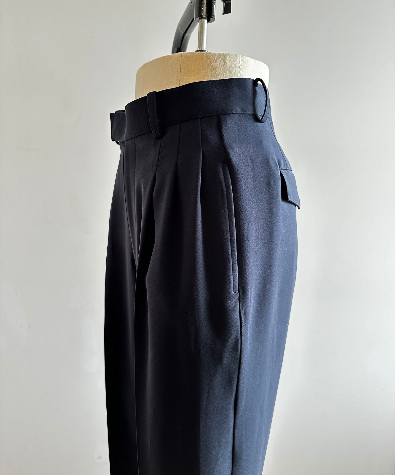 ≪通常販売≫toro tuck slacks(トロタックスラックス)- ネイビー -