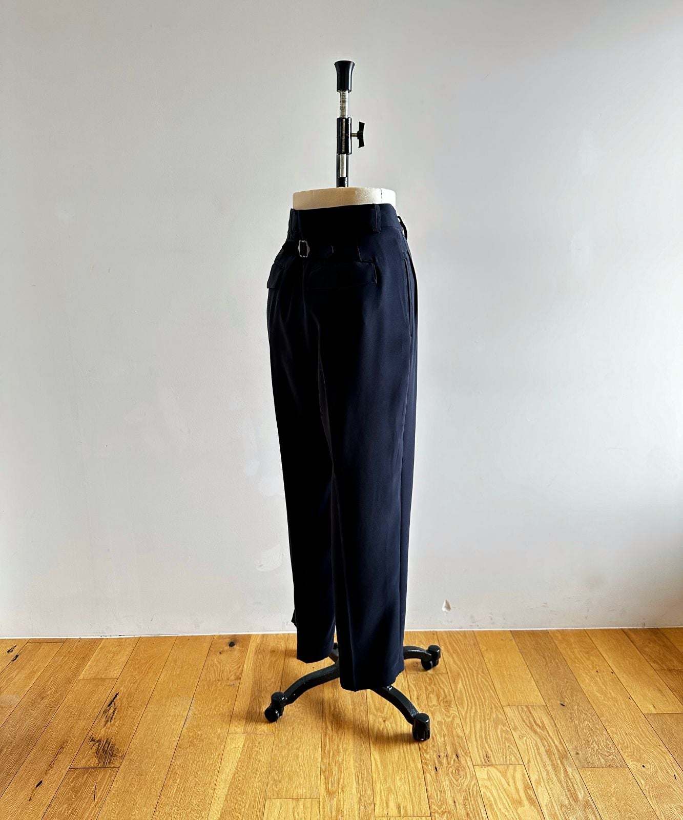 ≪在庫販売≫toro tuck slacks（トロタックスラックス）- ネイビー -