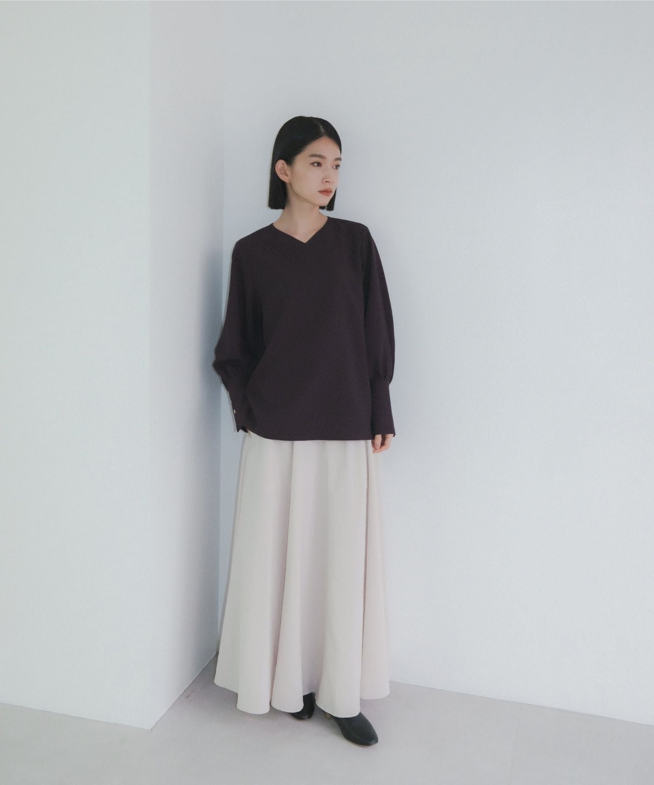 ≪在庫販売≫vneck easy long blouse（Vネックイージーロングブラウス）