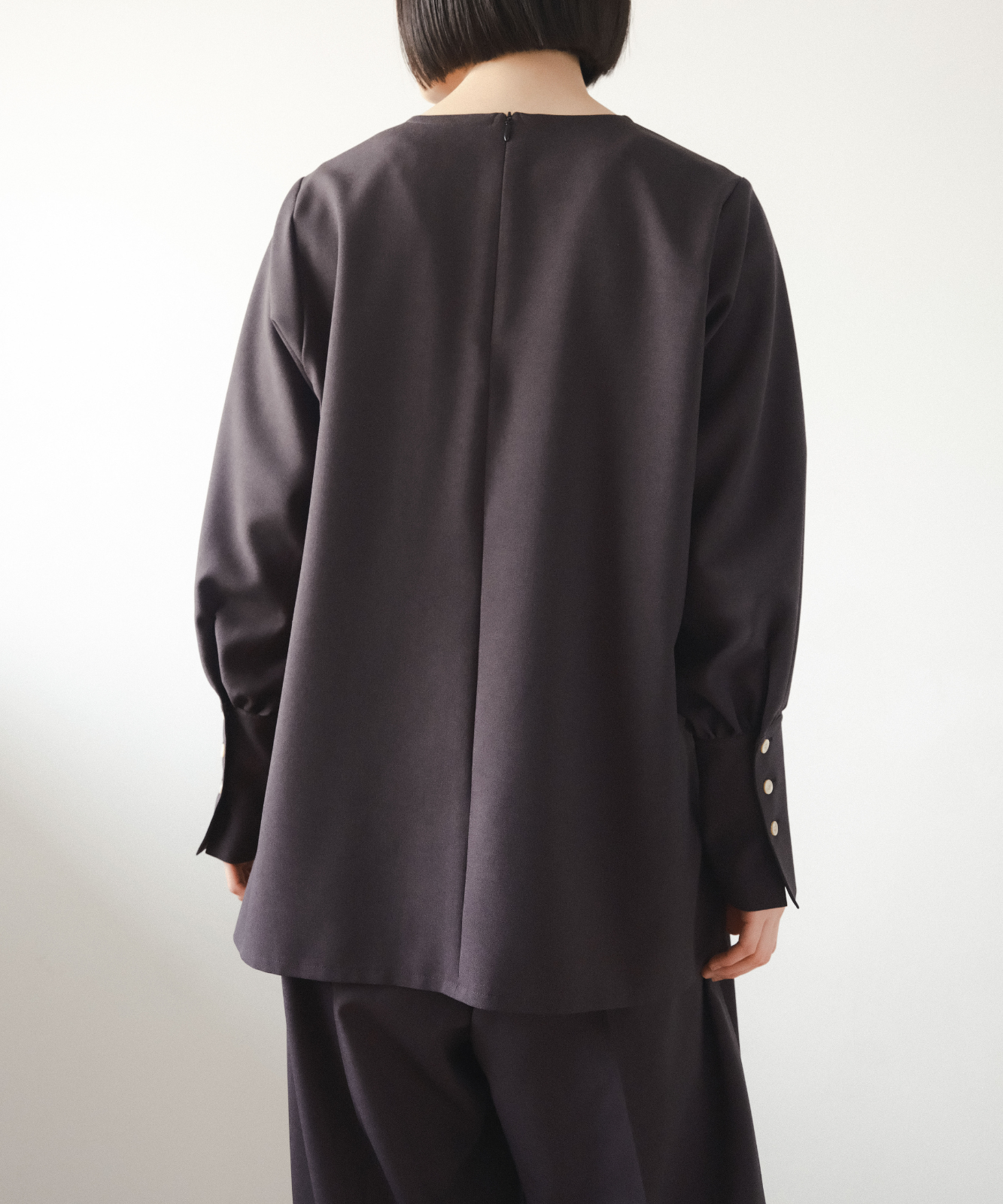 ≪在庫販売≫vneck easy long blouse（Vネックイージーロングブラウス）