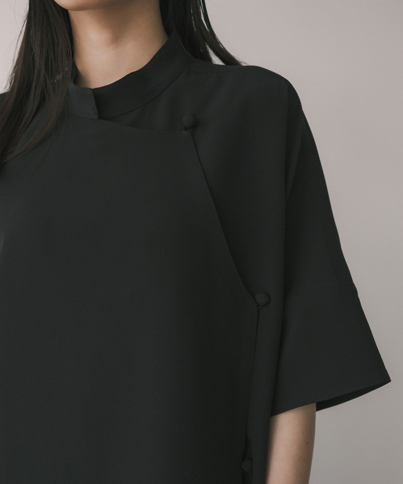 ≪在庫販売≫【THE DRESS #49】stand collar wrap dress(スタンドカラーラップドレス)