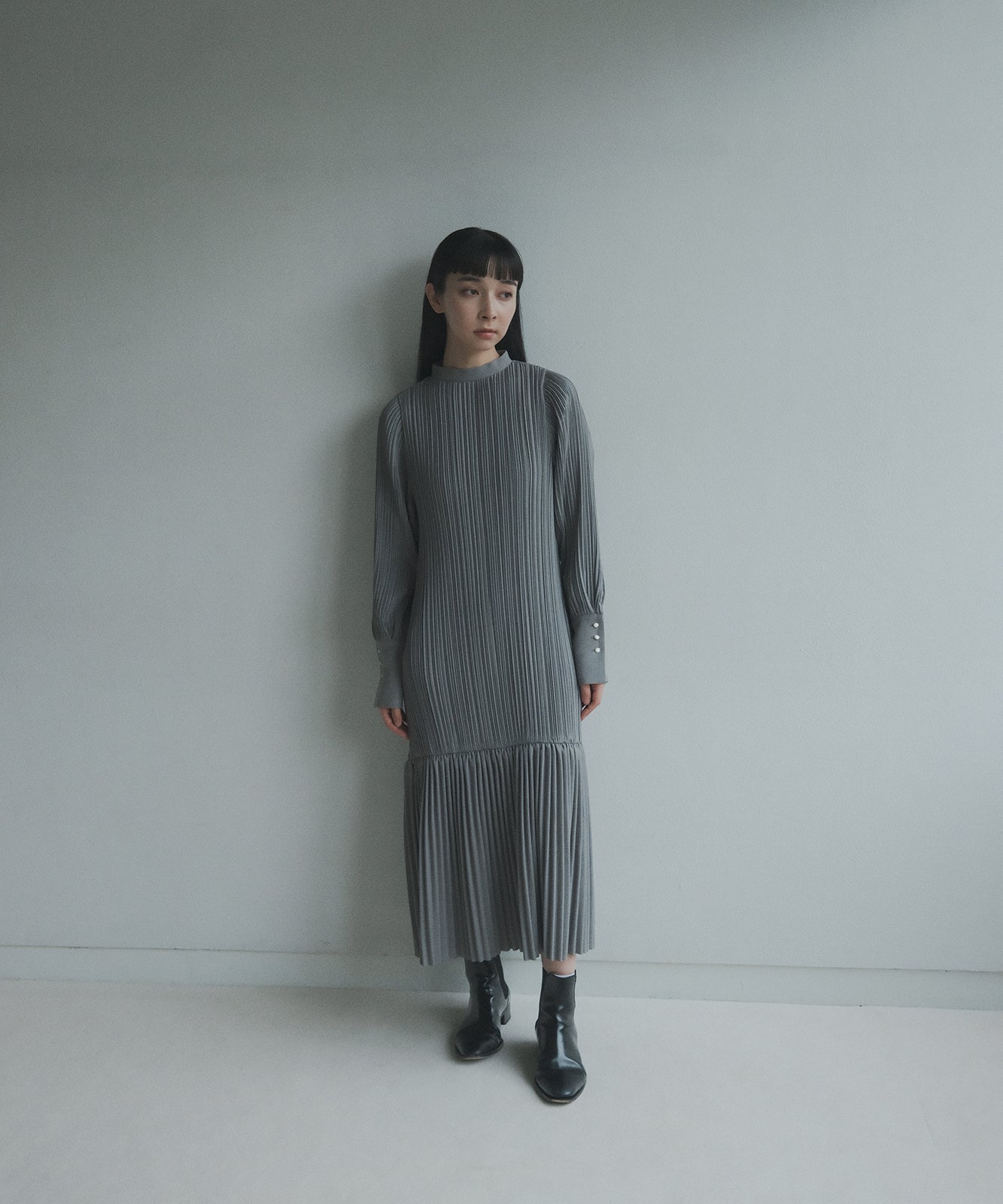≪予約販売≫stand collar twill pleats onepiece(スタンドカラーツイルプリーツワンピース)グレー≪2023年7月12日21:00販売開始≫≪2023年10月下旬発送予定≫