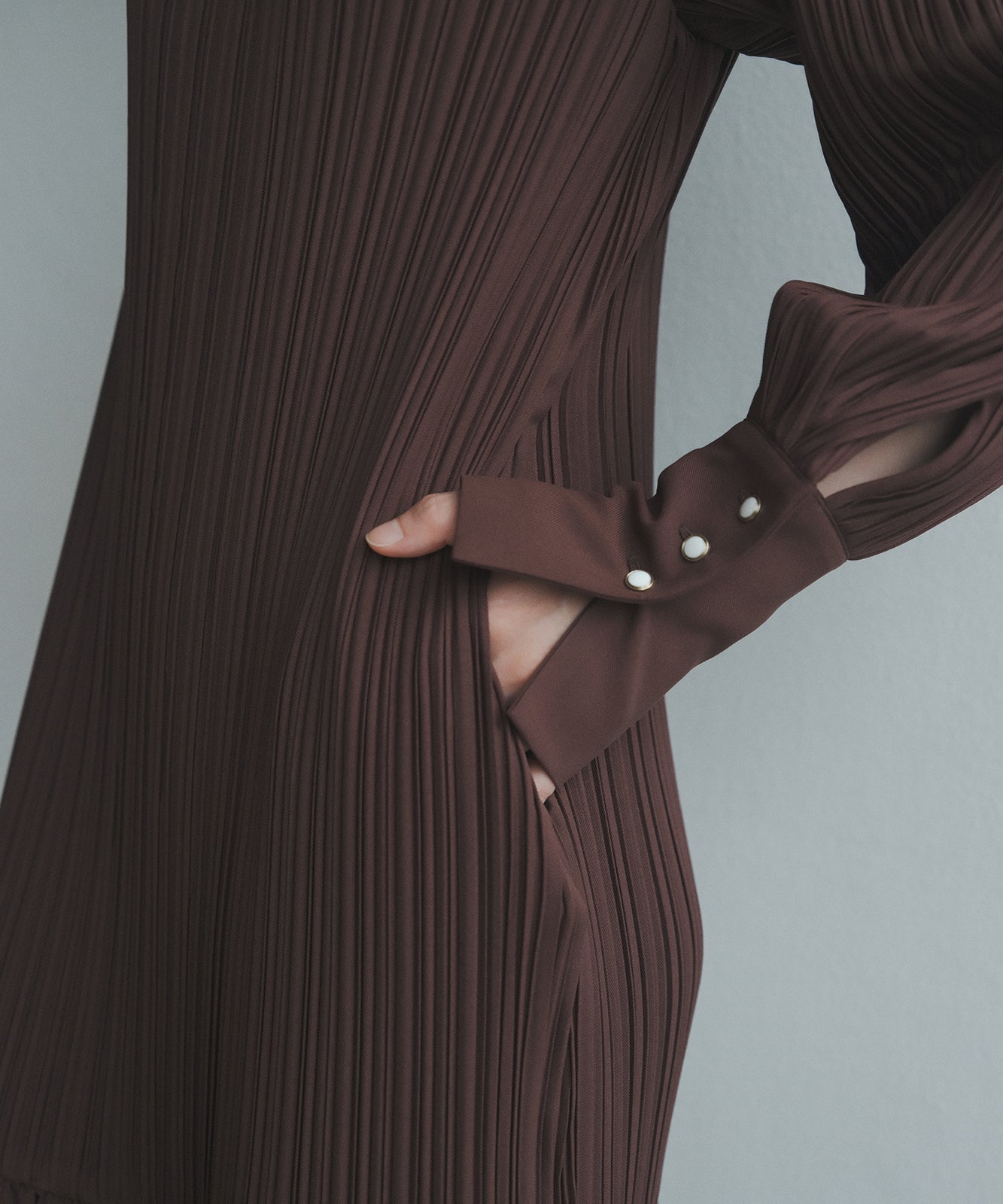 ≪予約販売≫stand collar twill pleats onepiece(スタンドカラーツイルプリーツワンピース)ブラウン ≪2023年7月12日21:00販売開始≫≪2023年10月下旬発送予定≫