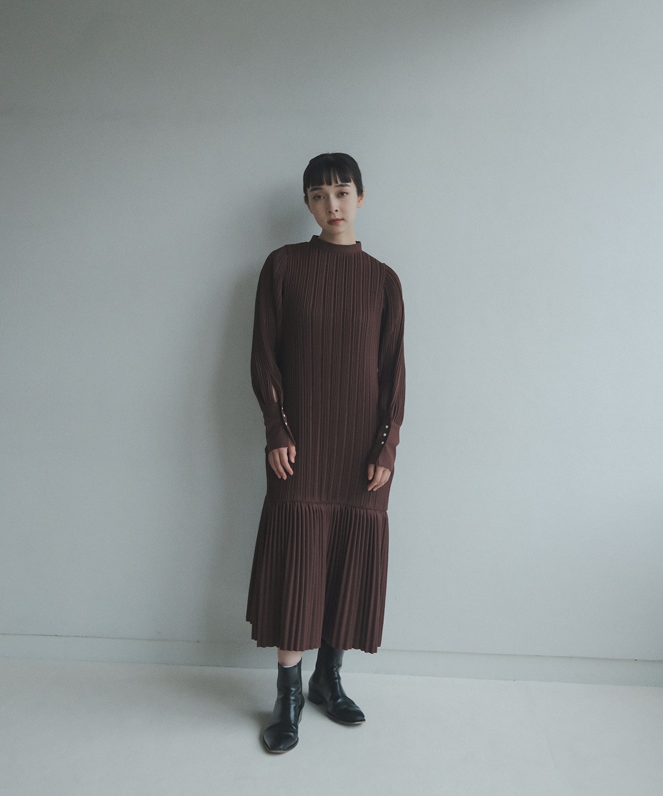 ≪予約販売≫stand collar twill pleats onepiece(スタンドカラーツイルプリーツワンピース)ブラウン ≪2023年7月12日21:00販売開始≫≪2023年10月下旬発送予定≫