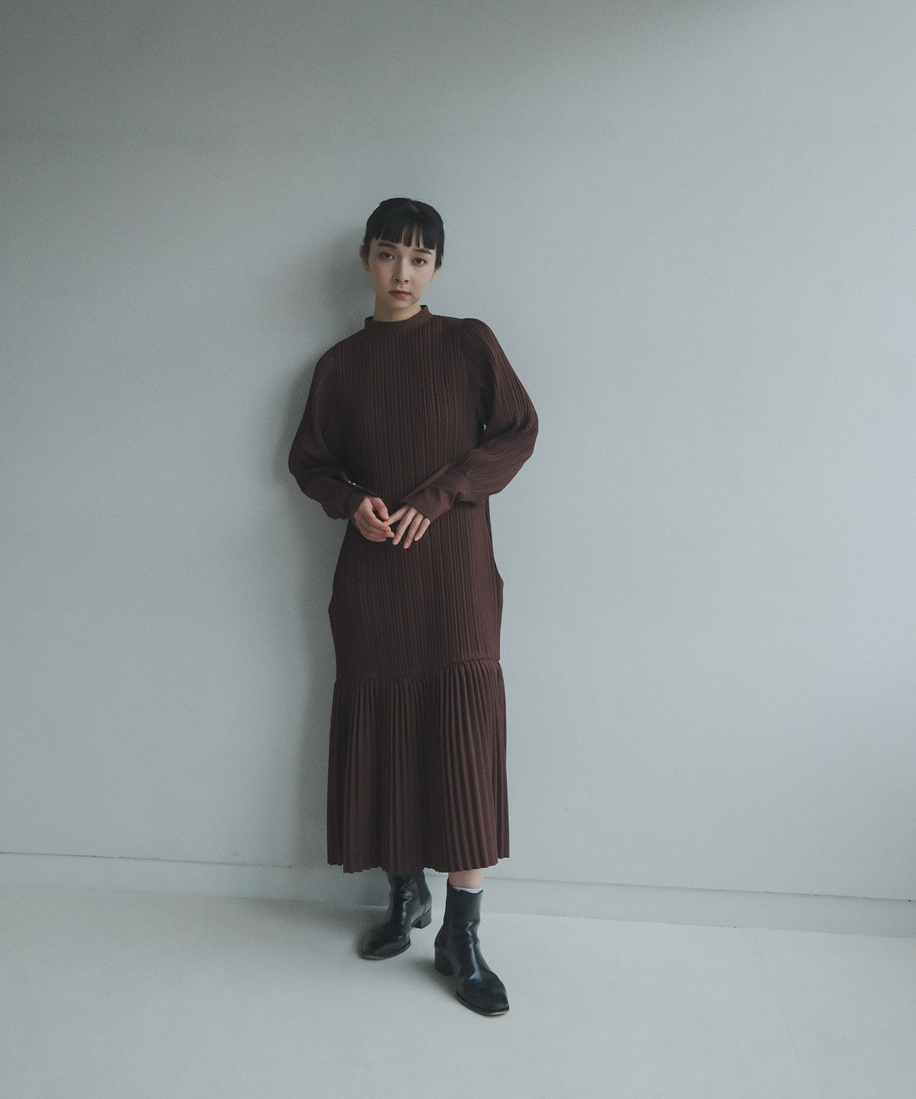 ≪予約販売≫stand collar twill pleats onepiece(スタンドカラーツイルプリーツワンピース)ブラウン ≪2023年7月12日21:00販売開始≫≪2023年10月下旬発送予定≫