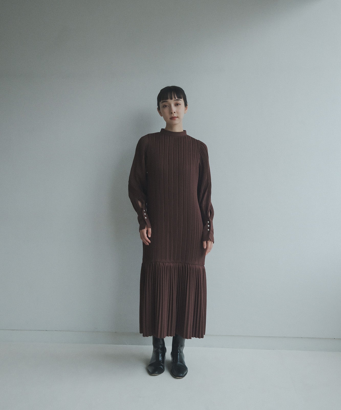 ≪予約販売≫stand collar twill pleats onepiece(スタンドカラーツイルプリーツワンピース)ブラウン ≪2023年7月12日21:00販売開始≫≪2023年10月下旬発送予定≫