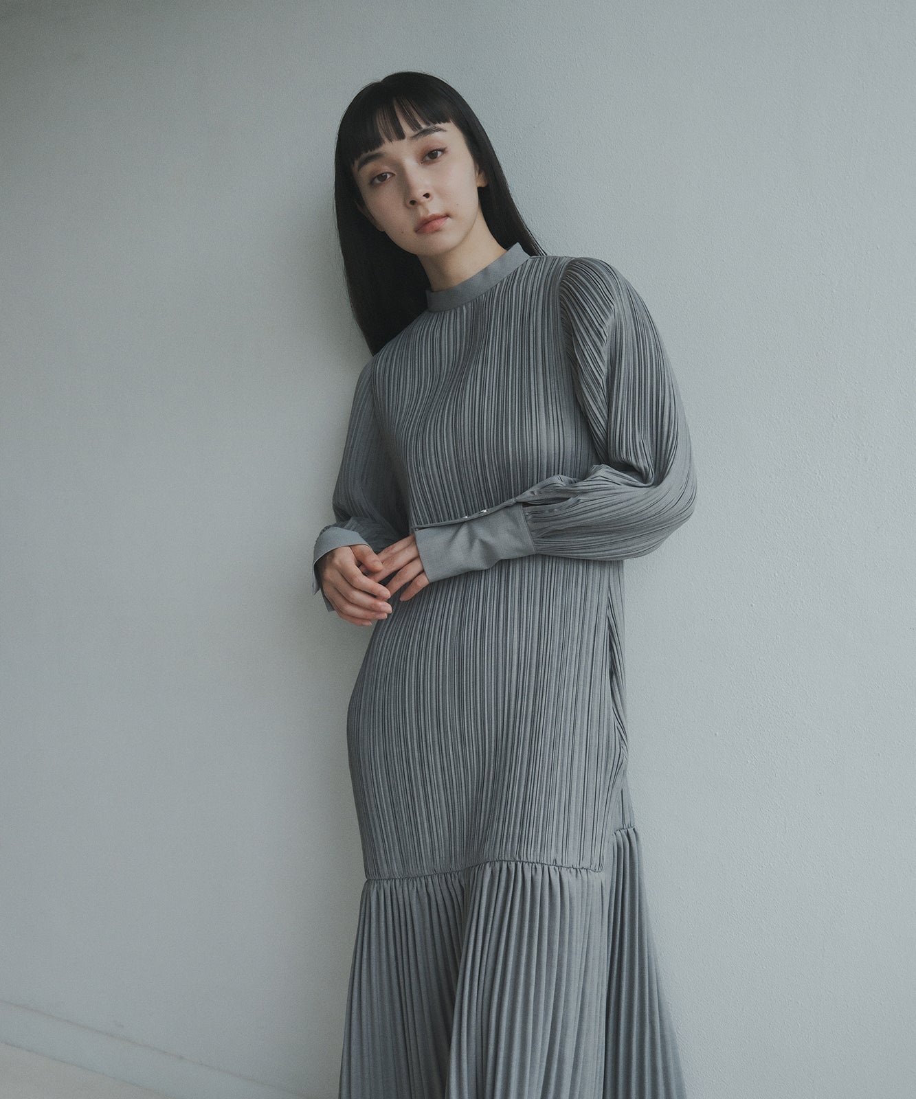 ≪予約販売≫stand collar twill pleats onepiece(スタンドカラーツイルプリーツワンピース)グレー≪2023年7月12日21:00販売開始≫≪2023年10月下旬発送予定≫