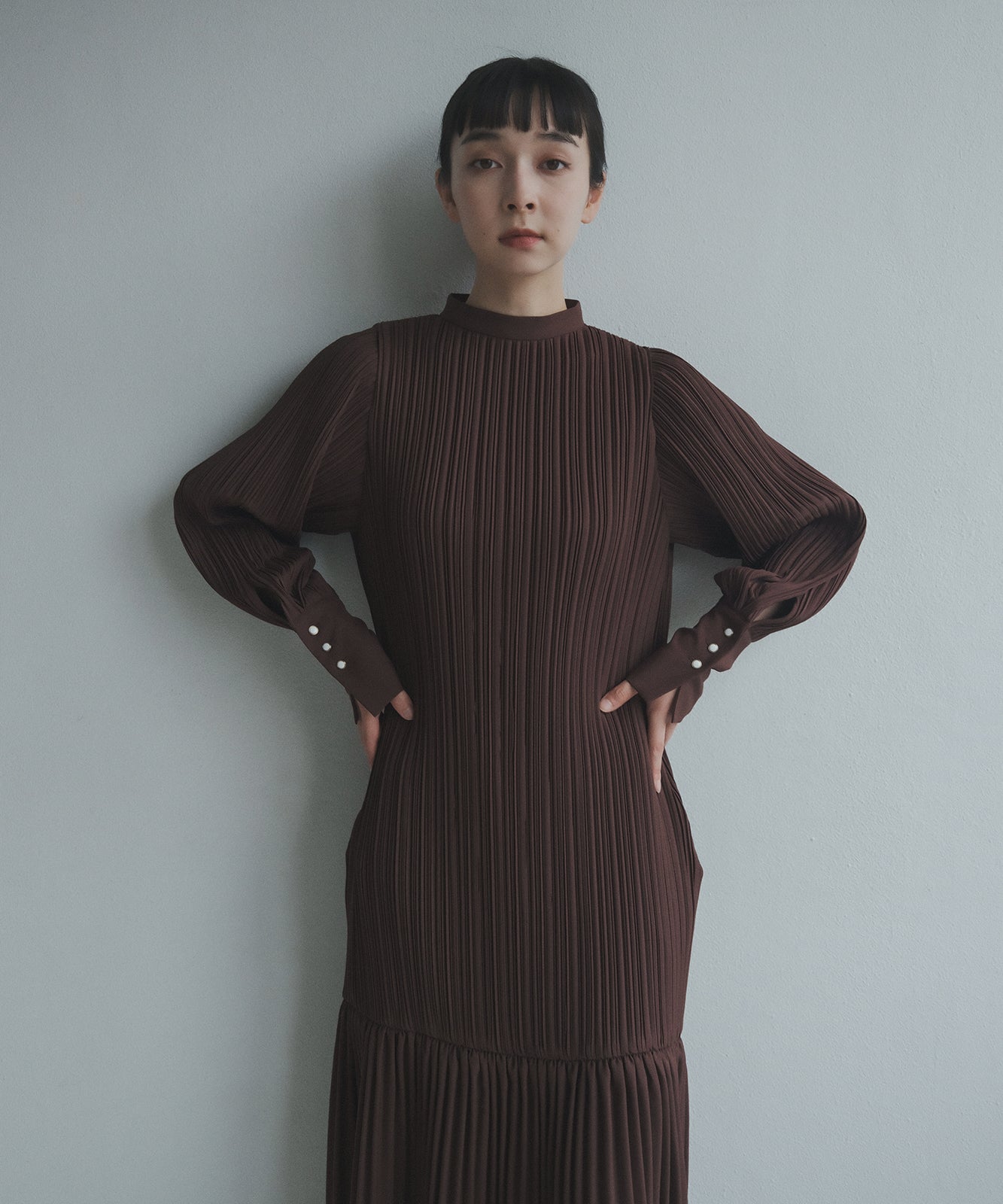 ≪予約販売≫stand collar twill pleats onepiece(スタンドカラーツイルプリーツワンピース)ブラウン ≪2023年7月12日21:00販売開始≫≪2023年10月下旬発送予定≫