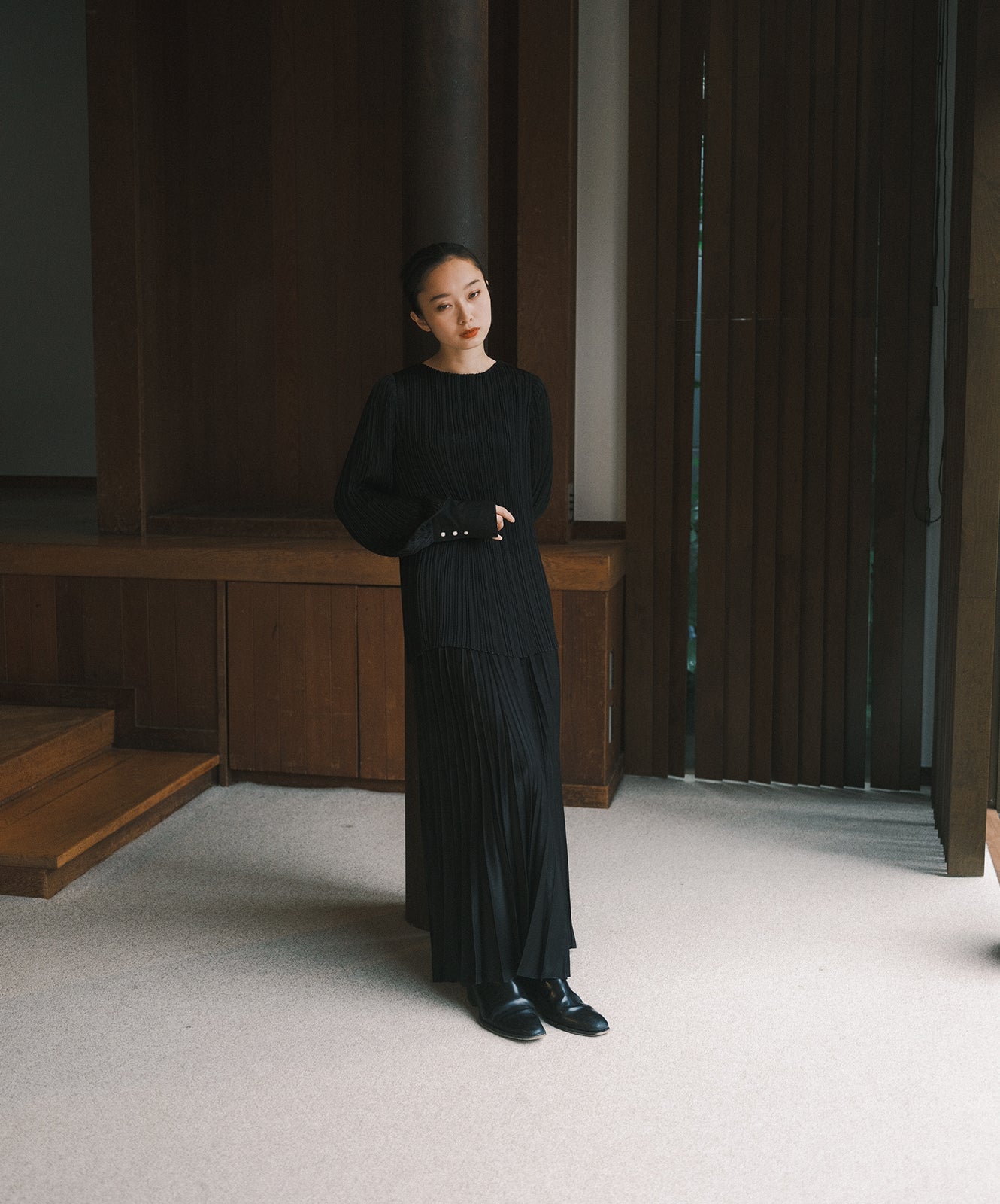 ≪予約販売≫pleats classic blouse(プリーツクラシックブラウス)黒 ≪2023年6月28日21:00販売開始≫≪2023年9月下旬発送予定≫