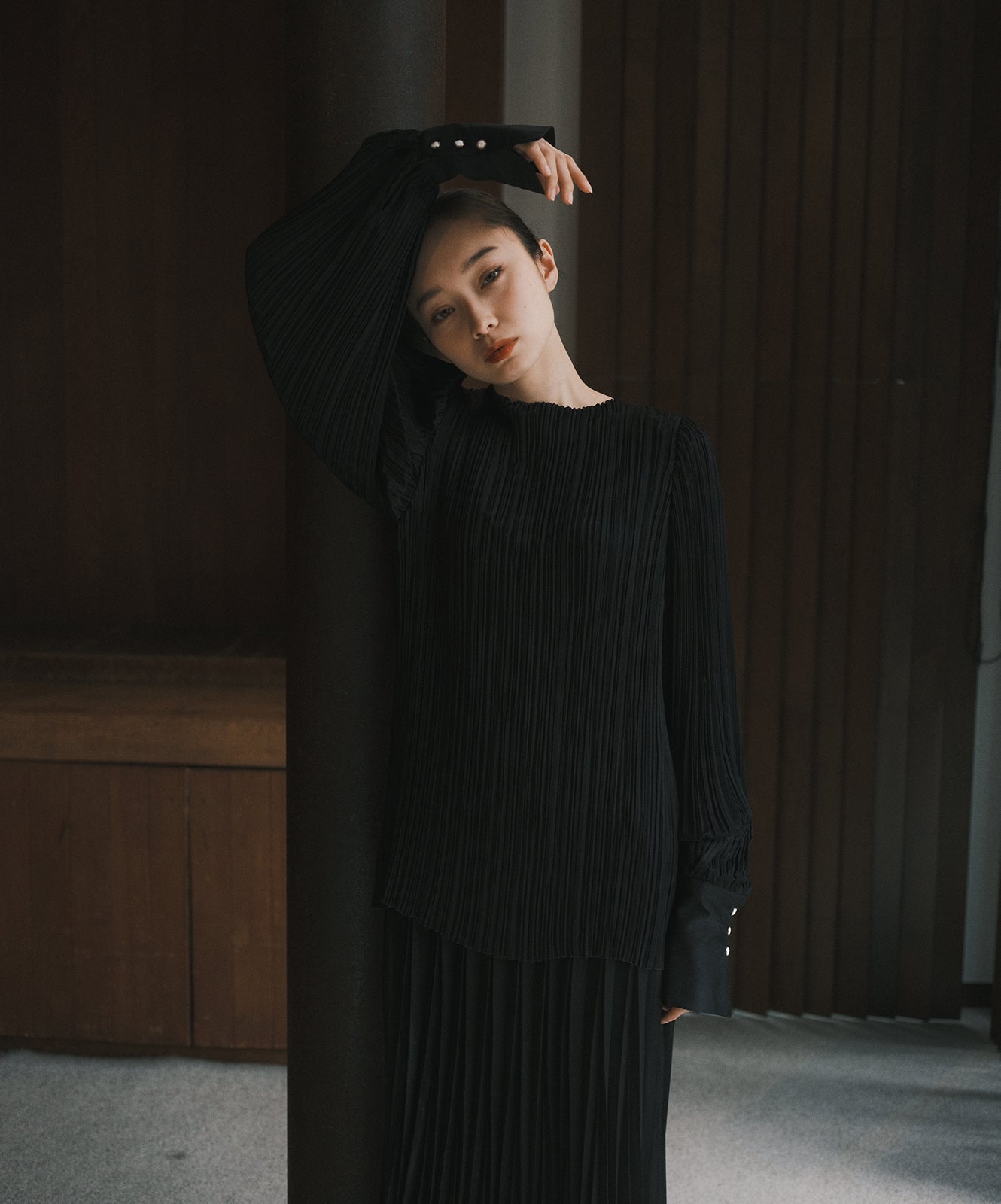 ≪予約販売≫pleats classic blouse(プリーツクラシックブラウス)黒 ≪2023年6月28日21:00販売開始≫≪2023年9月下旬発送予定≫