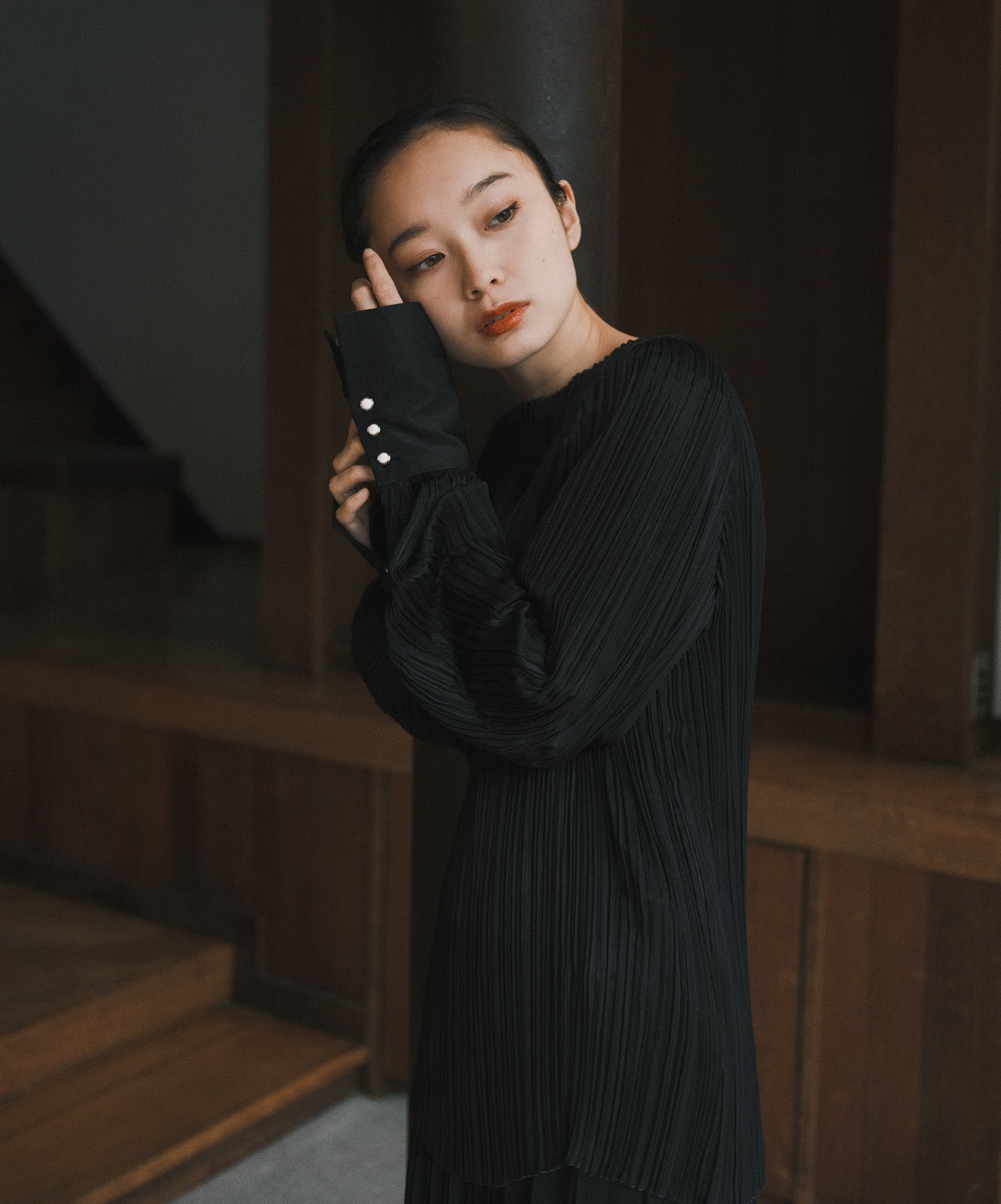 ≪予約販売≫pleats classic blouse(プリーツクラシックブラウス)黒 ≪2023年6月28日21:00販売開始≫≪2023年9月下旬発送予定≫
