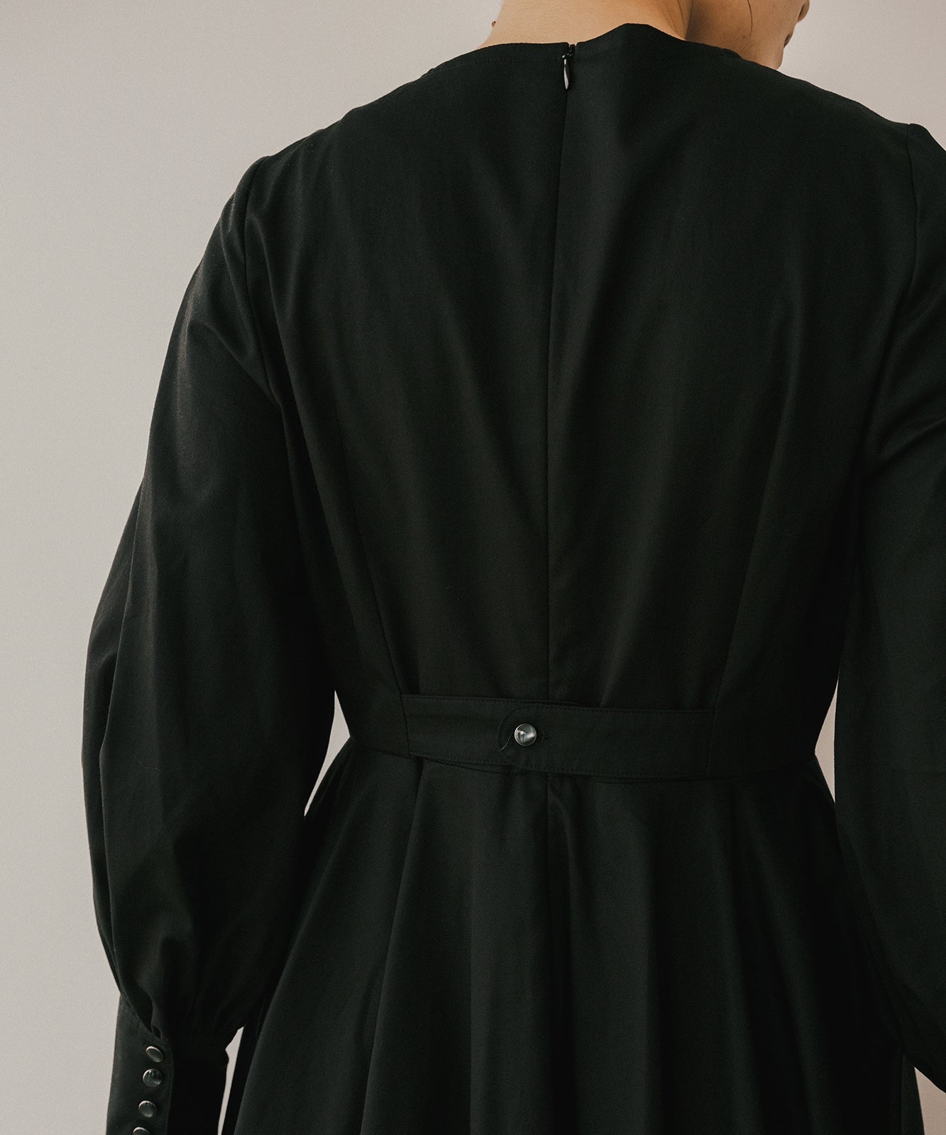 ≪在庫販売≫【THE DRESS #47】 black sode powan dress(ブラック袖ぽわんドレス)≪2023年10月18日15:00販売開始≫