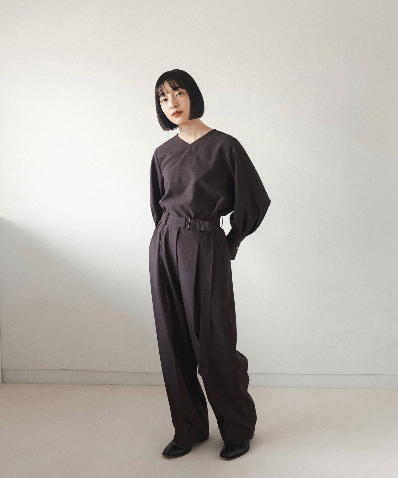 ≪在庫販売≫one tuck belted easy wide slacks（ワンタックベルテッドイージーワイドスラックス）