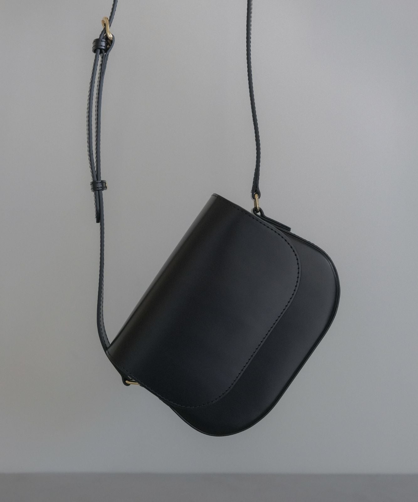 ≪予約販売≫minimal shoulder bag “ chipie “ (ミニマルショルダーバッグ "シピ”)≪2023年8月30日15:00販売開始≫≪2023年12月上旬発送予定≫