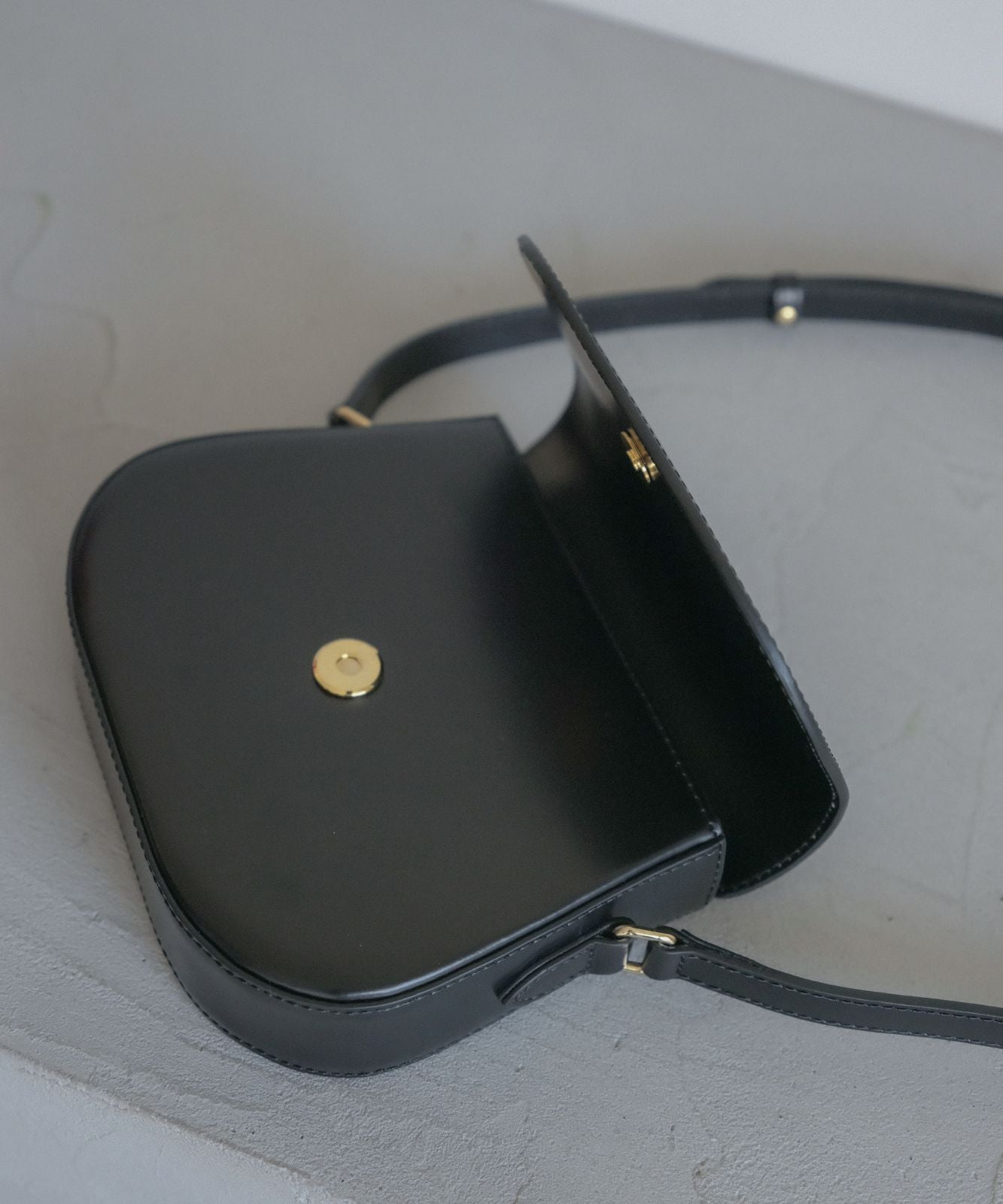 ≪予約販売≫minimal shoulder bag “ chipie “ (ミニマルショルダーバッグ "シピ”)≪2023年8月30日15:00販売開始≫≪2023年12月上旬発送予定≫
