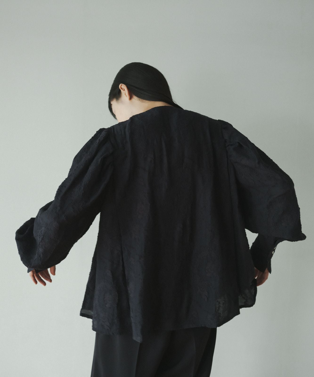 ≪予約販売≫cut jaquard no collar blouse(カットジャカードノーカラーブラウス)≪2023年10月9日15:00販売開始≫≪2023年12月下旬以降発送予定≫