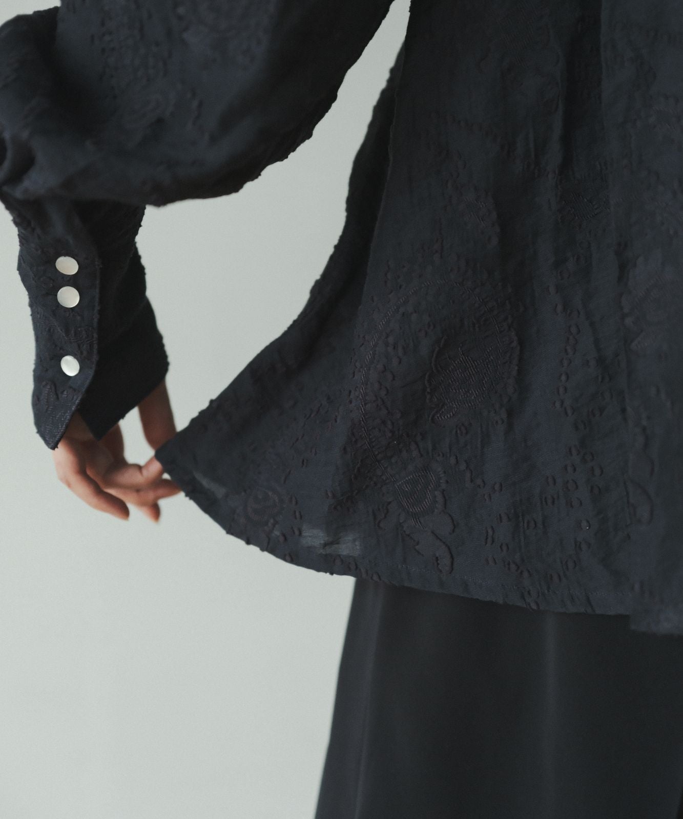 ≪予約販売≫cut jaquard no collar blouse(カットジャカードノーカラーブラウス)≪2023年10月9日15:00販売開始≫≪2023年12月下旬以降発送予定≫