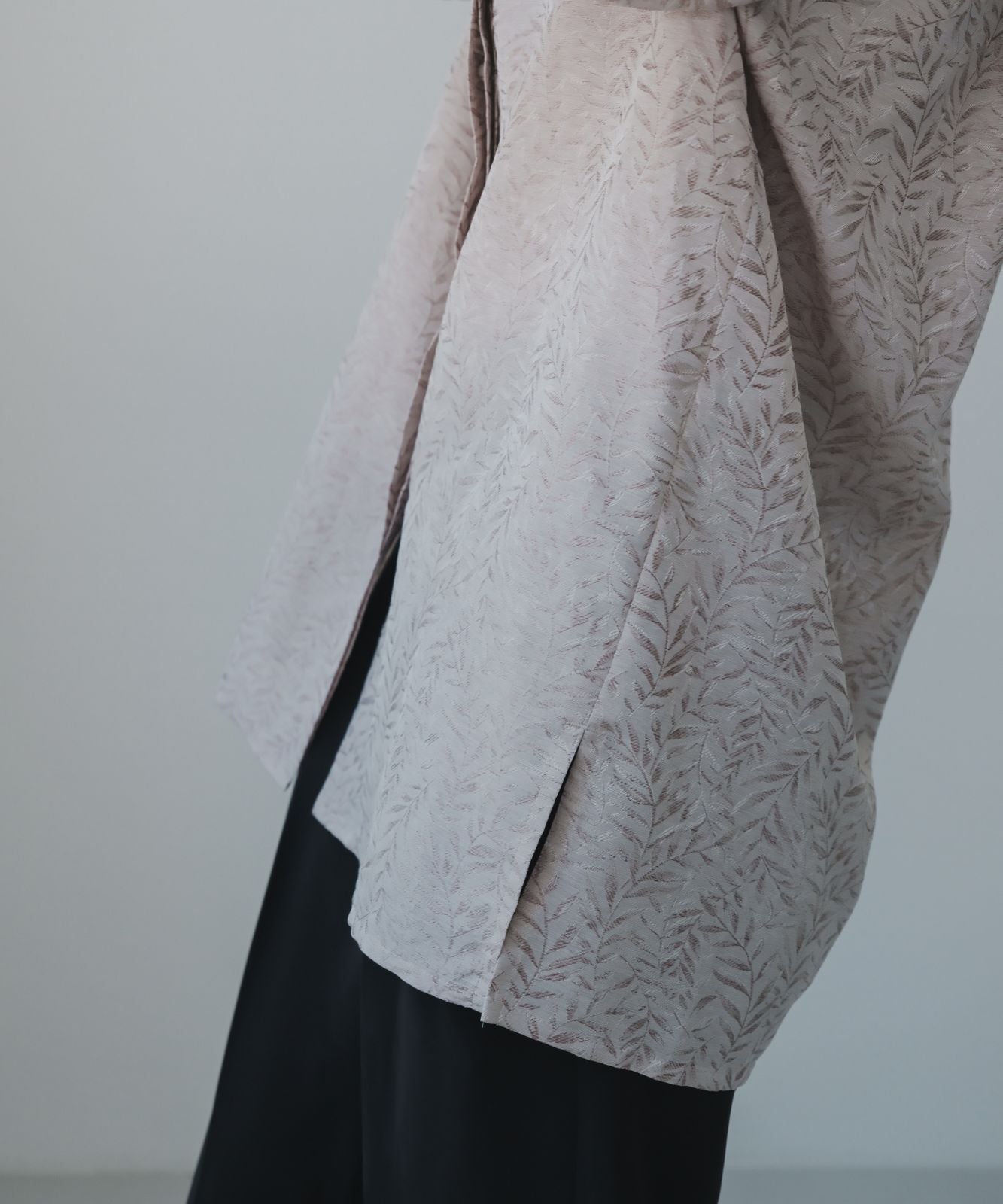 ≪予約販売≫stand collar jacquard blouse(スタンドカラージャカードブラウス)≪2023年8月22日19:00販売開始≫≪2023年11月下旬発送予定≫