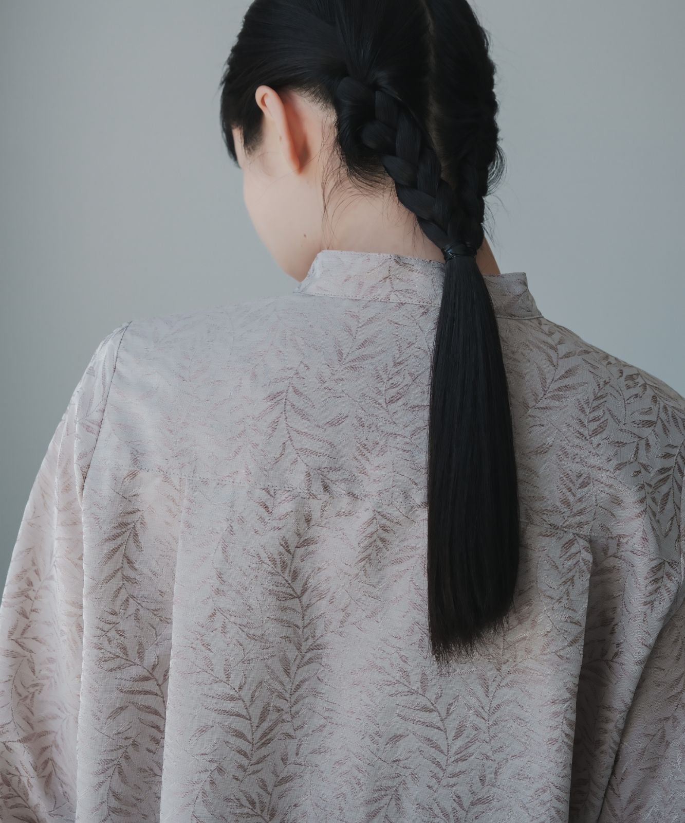 ≪予約販売≫stand collar jacquard blouse(スタンドカラージャカードブラウス)≪2023年8月22日19:00販売開始≫≪2023年11月下旬発送予定≫