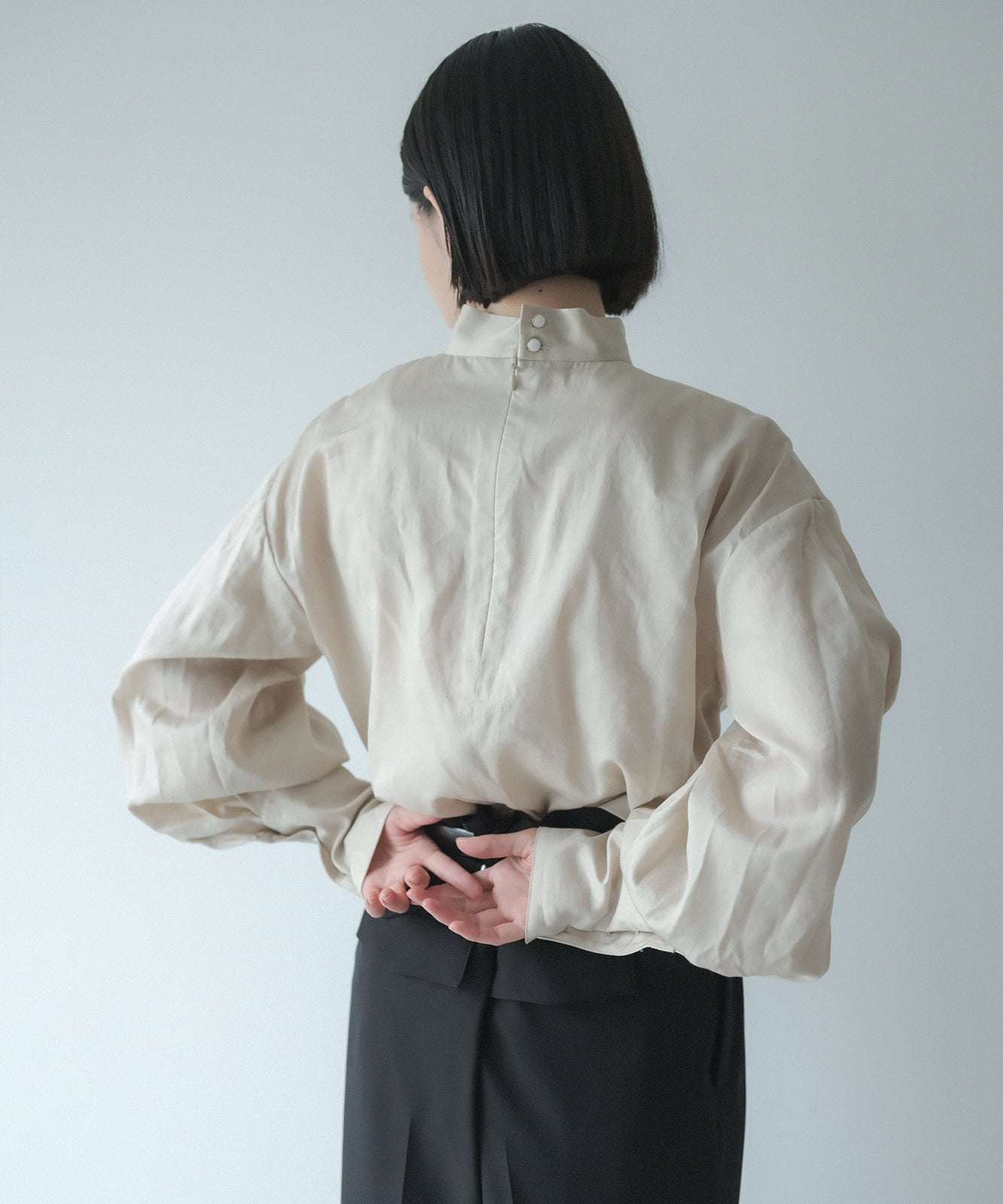 ≪予約販売≫high neck dress shirts -sode powan-(ハイネックドレスシャツ - 袖ぽわん -)≪2023年7月19日21:00販売開始≫≪2023年9月下旬発送予定≫