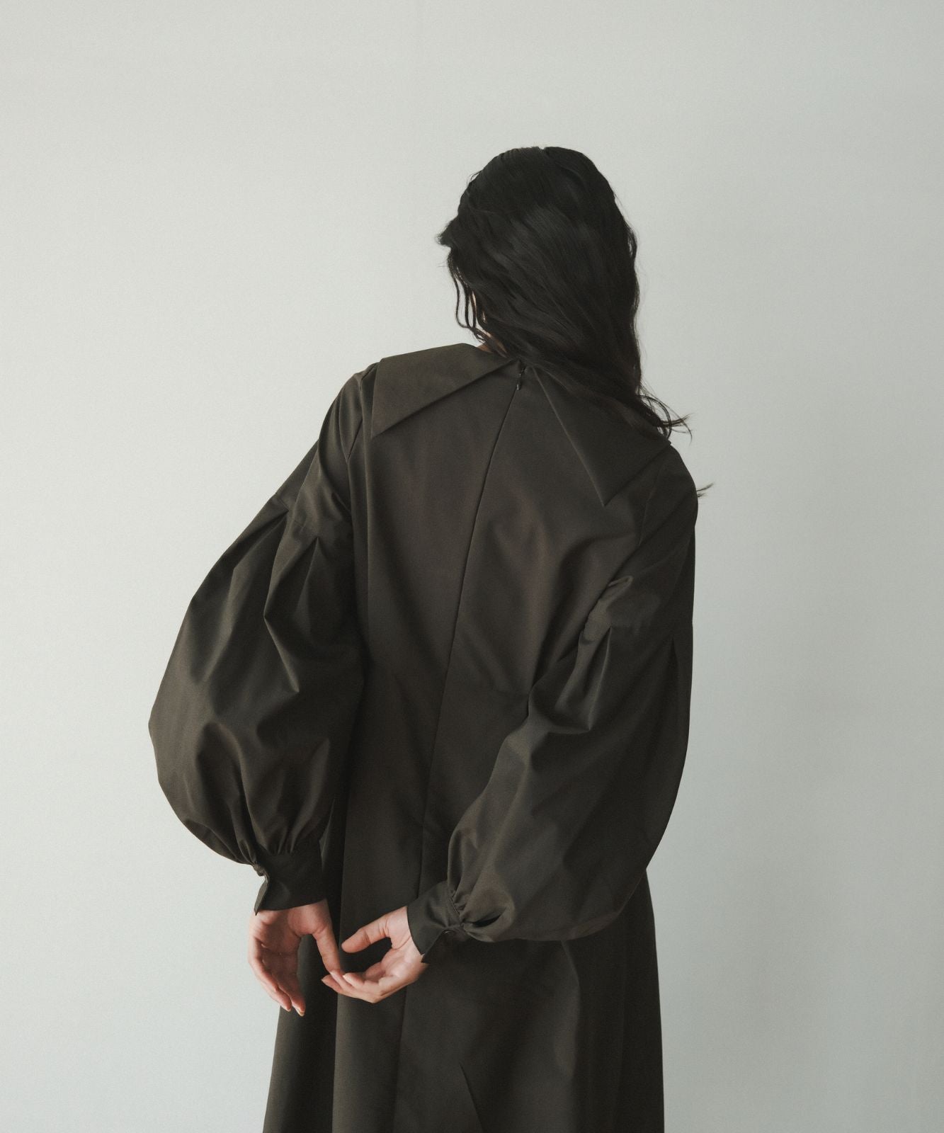 ≪予約販売≫nylon sode volume onepiece(ナイロン袖ボリュームワンピース)≪2023年10月2日15:00販売開始≫≪2023年12月下旬以降発送予定≫