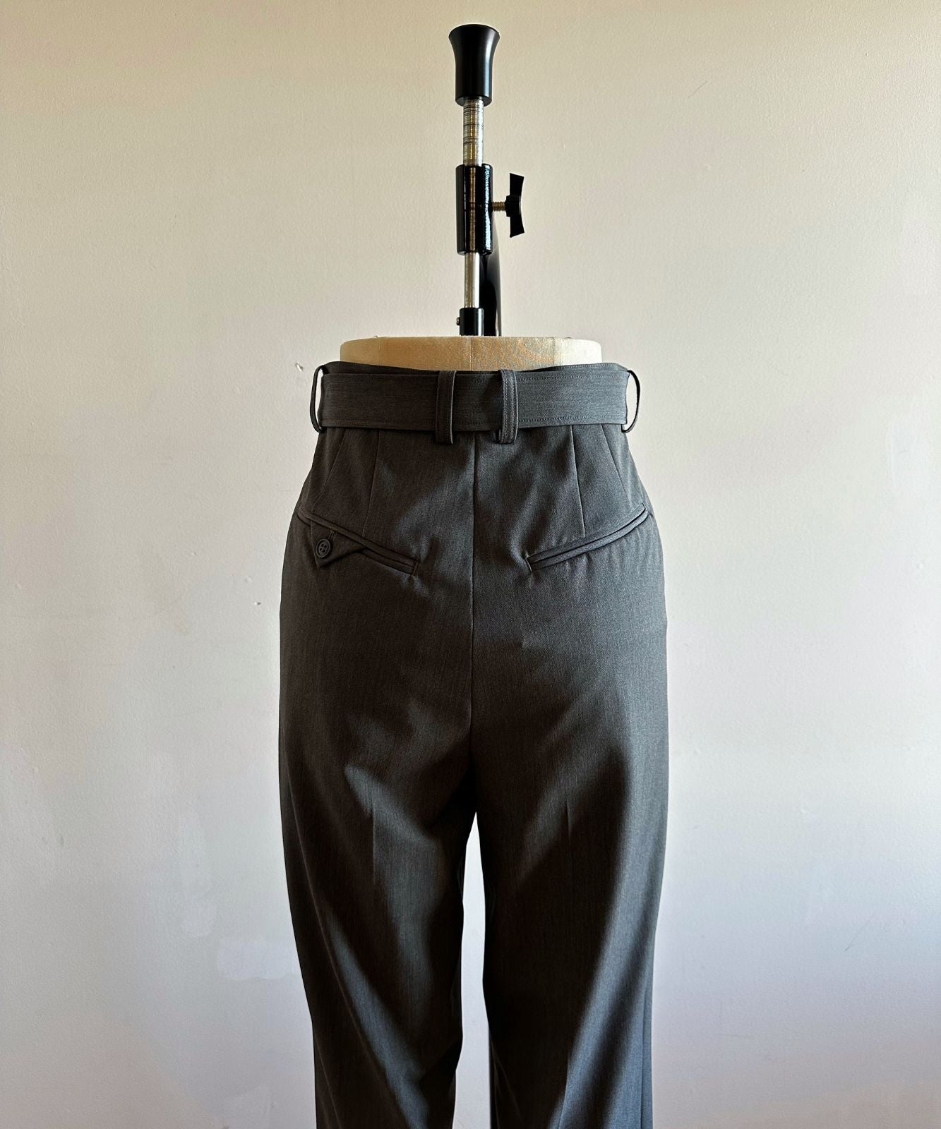 ≪在庫販売≫argan belted tapered slacks（アルガンベルテッドテーパードスラックス）