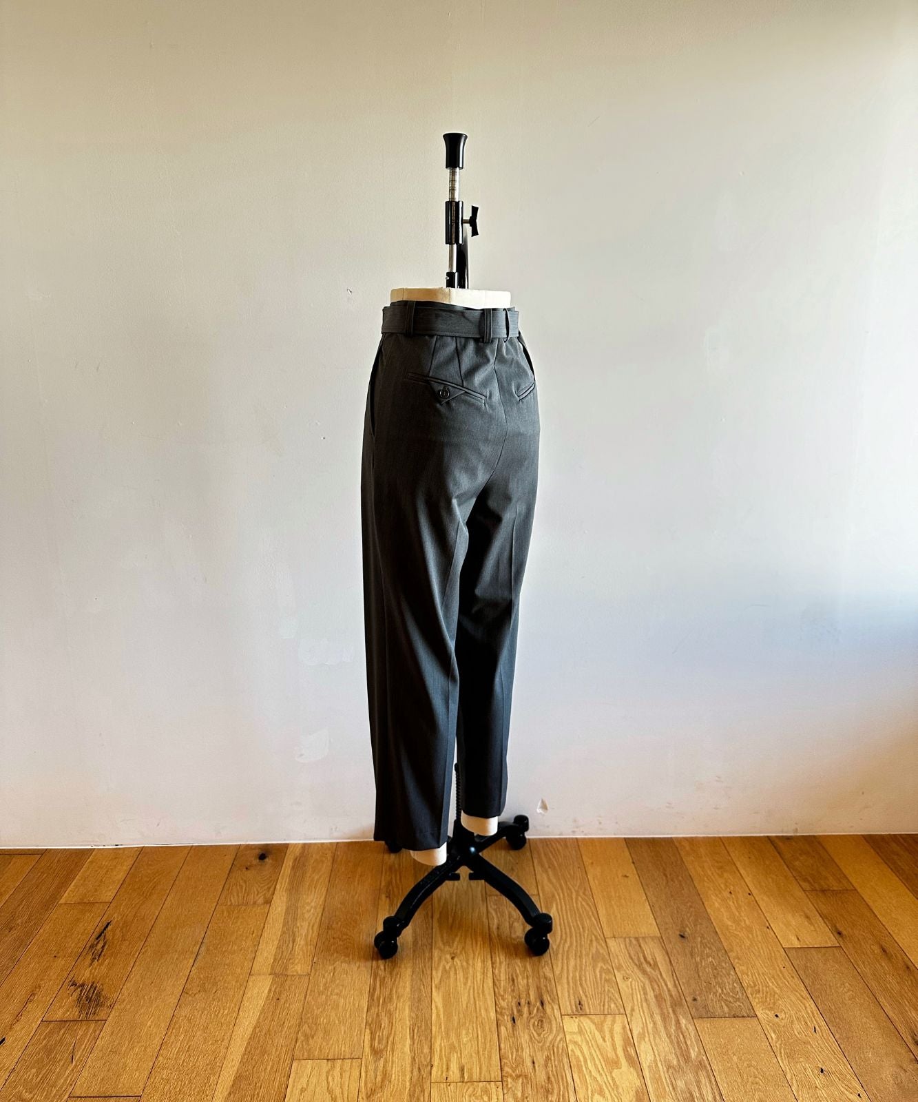 ≪在庫販売≫argan belted tapered slacks（アルガンベルテッドテーパードスラックス）