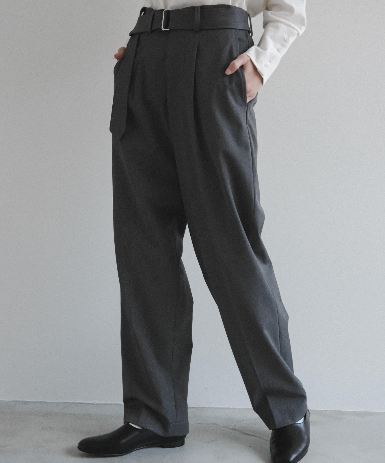 ≪在庫販売≫argan belted tapered slacks（アルガンベルテッドテーパードスラックス）