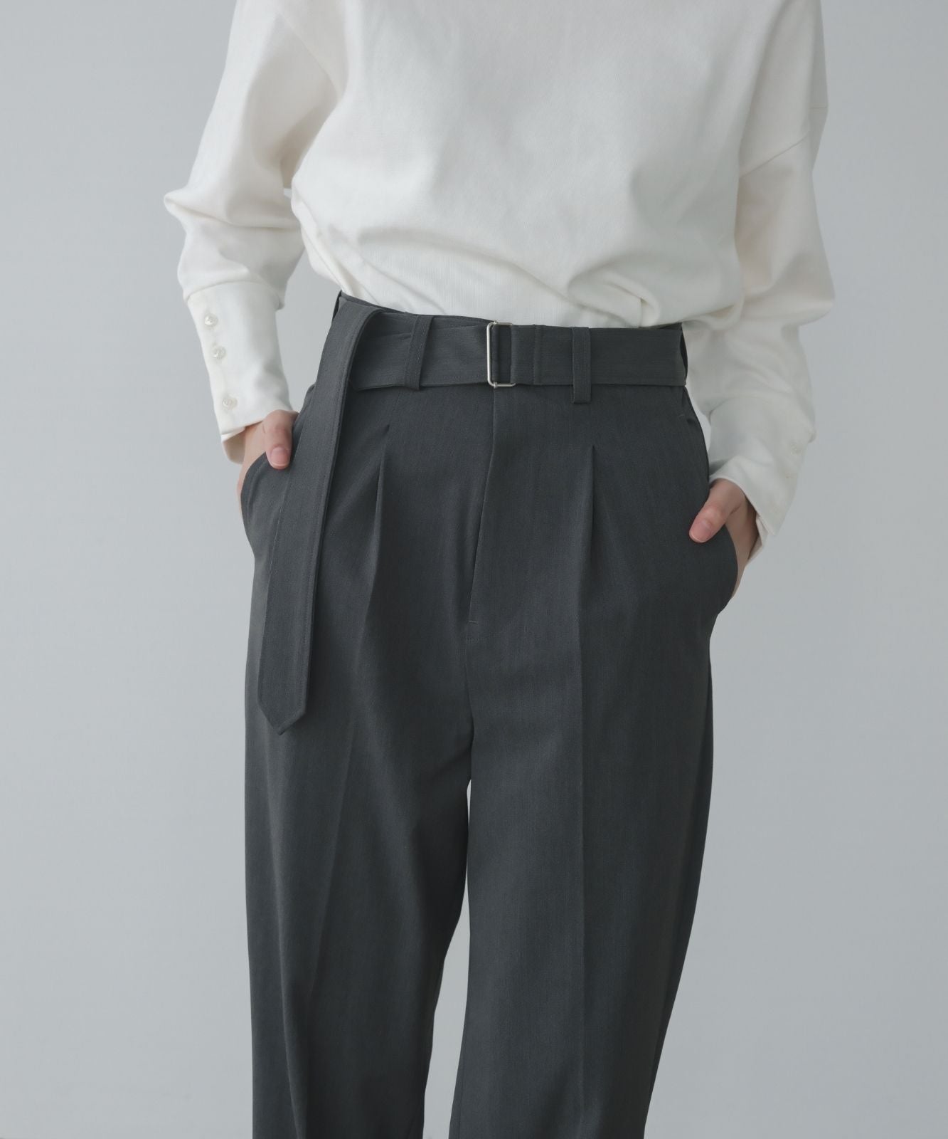 ≪在庫販売≫argan belted tapered slacks（アルガンベルテッドテーパードスラックス）