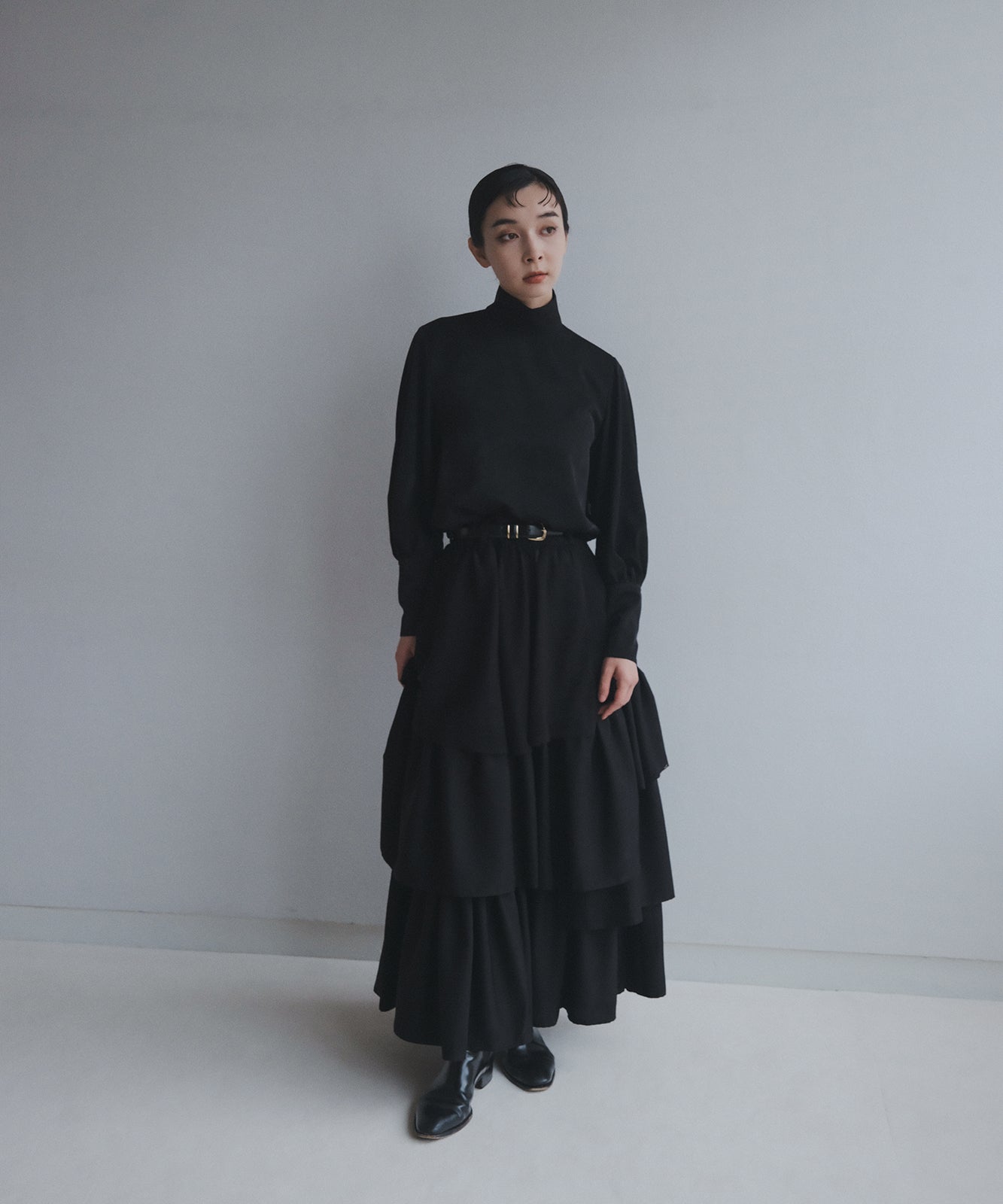 ≪在庫販売≫black satin volume tiered skirt(ブラックサテンボリュームティアードスカート)≪2023年10月11日15:00販売開始≫