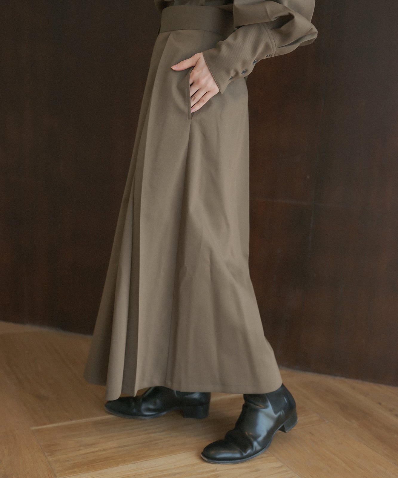 ≪予約販売≫twill chambray tuck fold skirt(ツイルシャンブレータックホールドスカート)≪2023年7月24日21:00販売開始≫≪2023年11月上旬発送予定≫