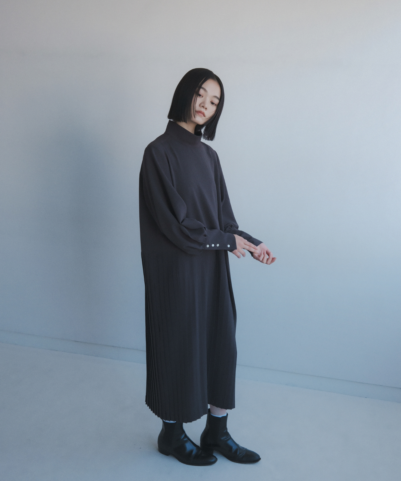 ≪予約販売≫ highneck toro pleats onepiece(ハイネックトロプリーツワンピース)≪2023年11月13日15:00販売開始≫≪2024年2月上旬以降発送予定≫