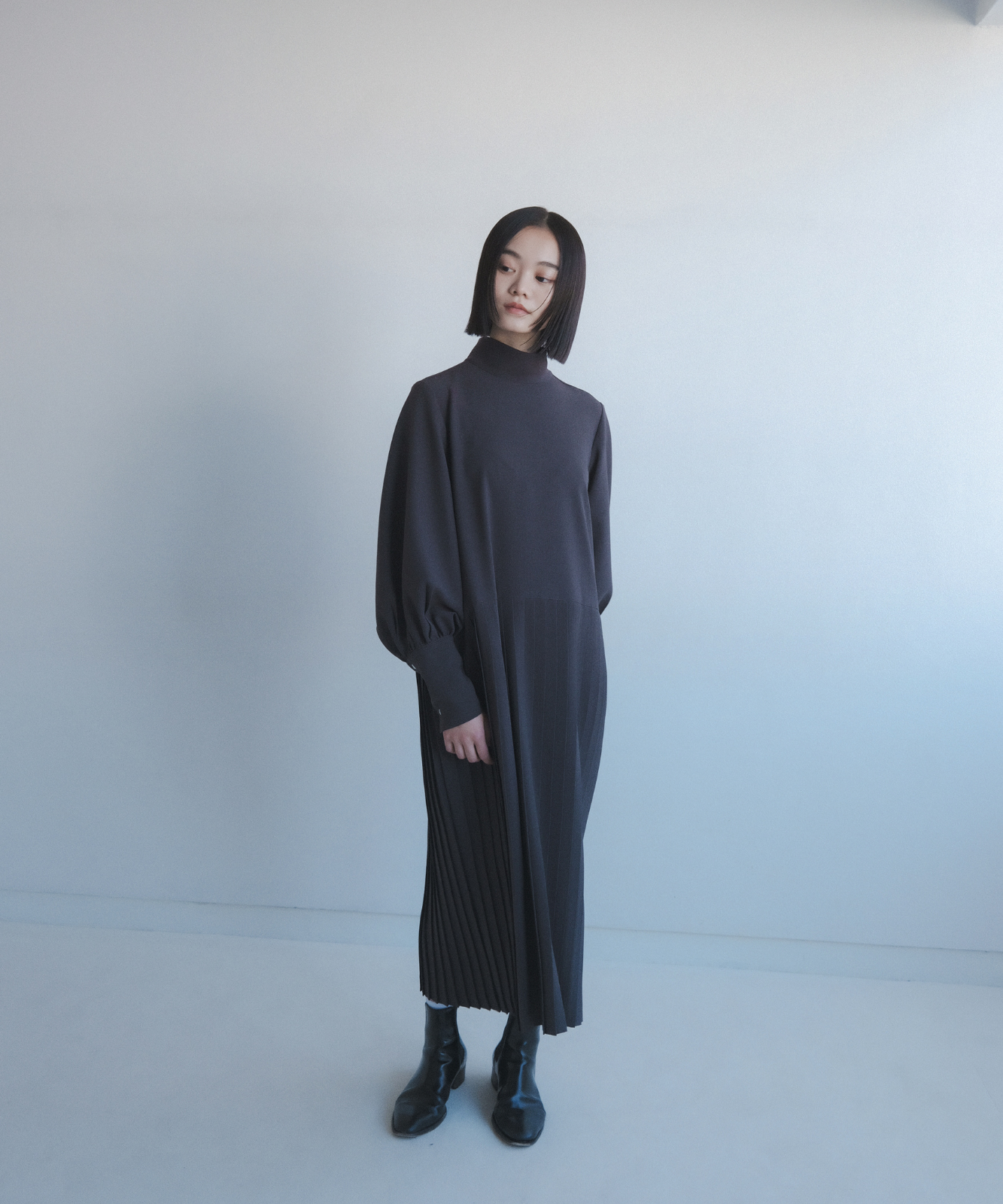 ≪在庫販売≫ highneck toro pleats onepiece（ハイネックトロプリーツワンピース）