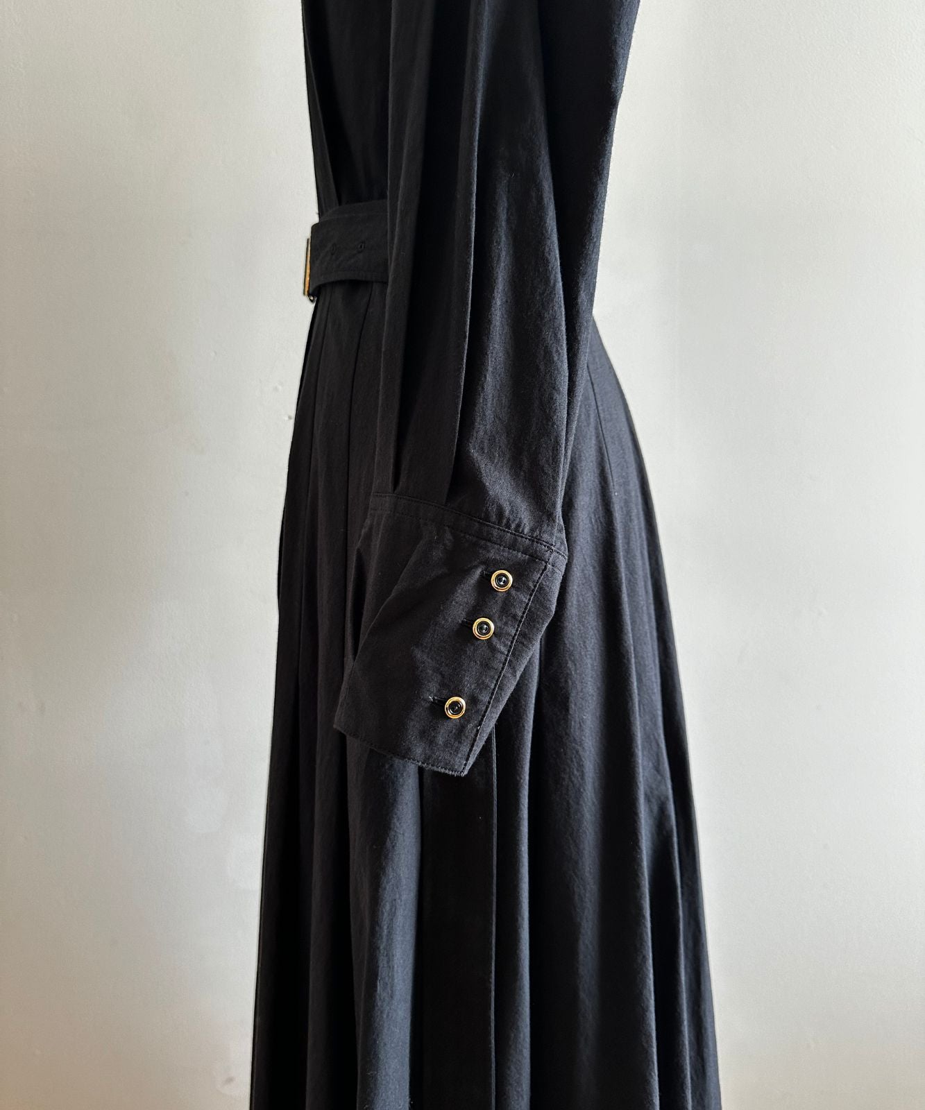 ≪在庫販売≫ 【THE DRESS #55】goldbutton seamtuck dress（ゴールドボタンシームタックドレス）