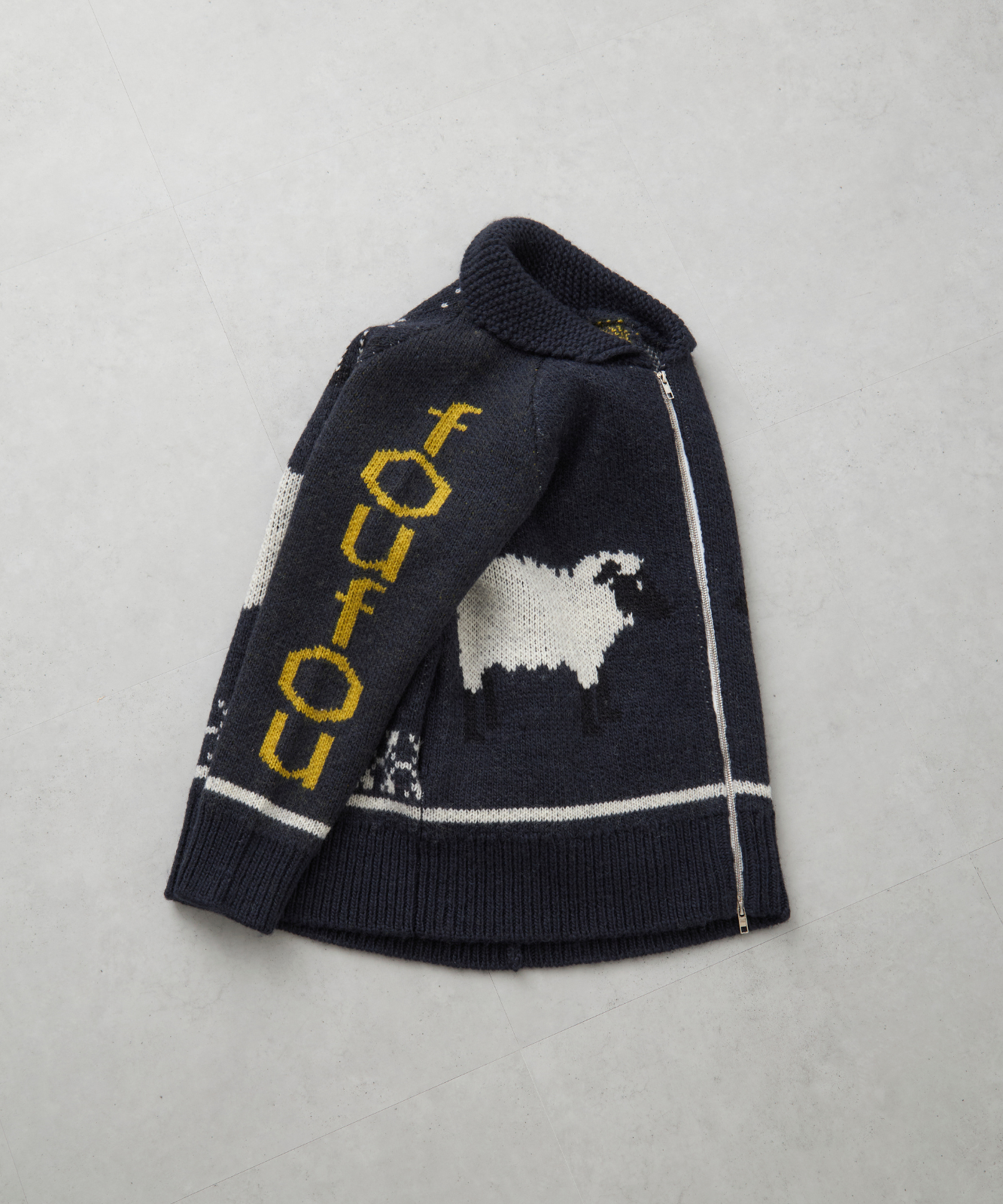 ≪通常販売≫“sheep is coming to town” jumper